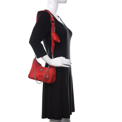 Prada Nylon Re-Edition 2005 Shoulder Bag Rosso 2 of 11