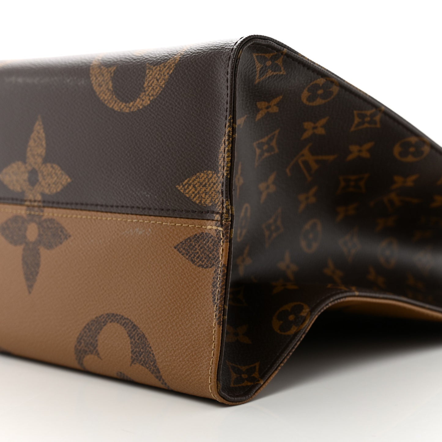 Reverse Monogram Giant Onthego GM