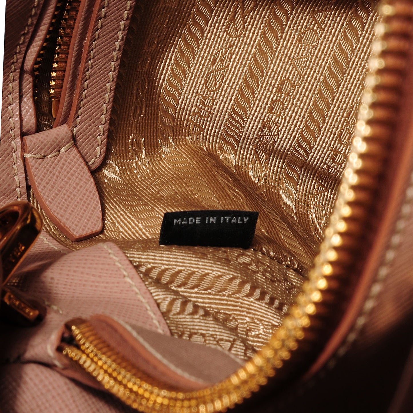 Saffiano Lux Medium Tote Cammeo