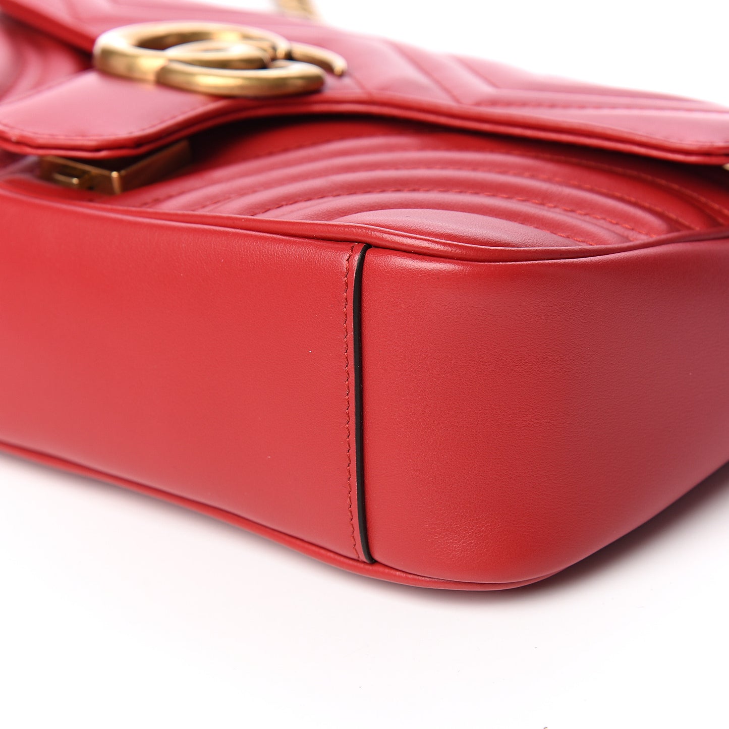 Calfskin Matelasse Small GG Marmont Shoulder Bag Hibiscus Red