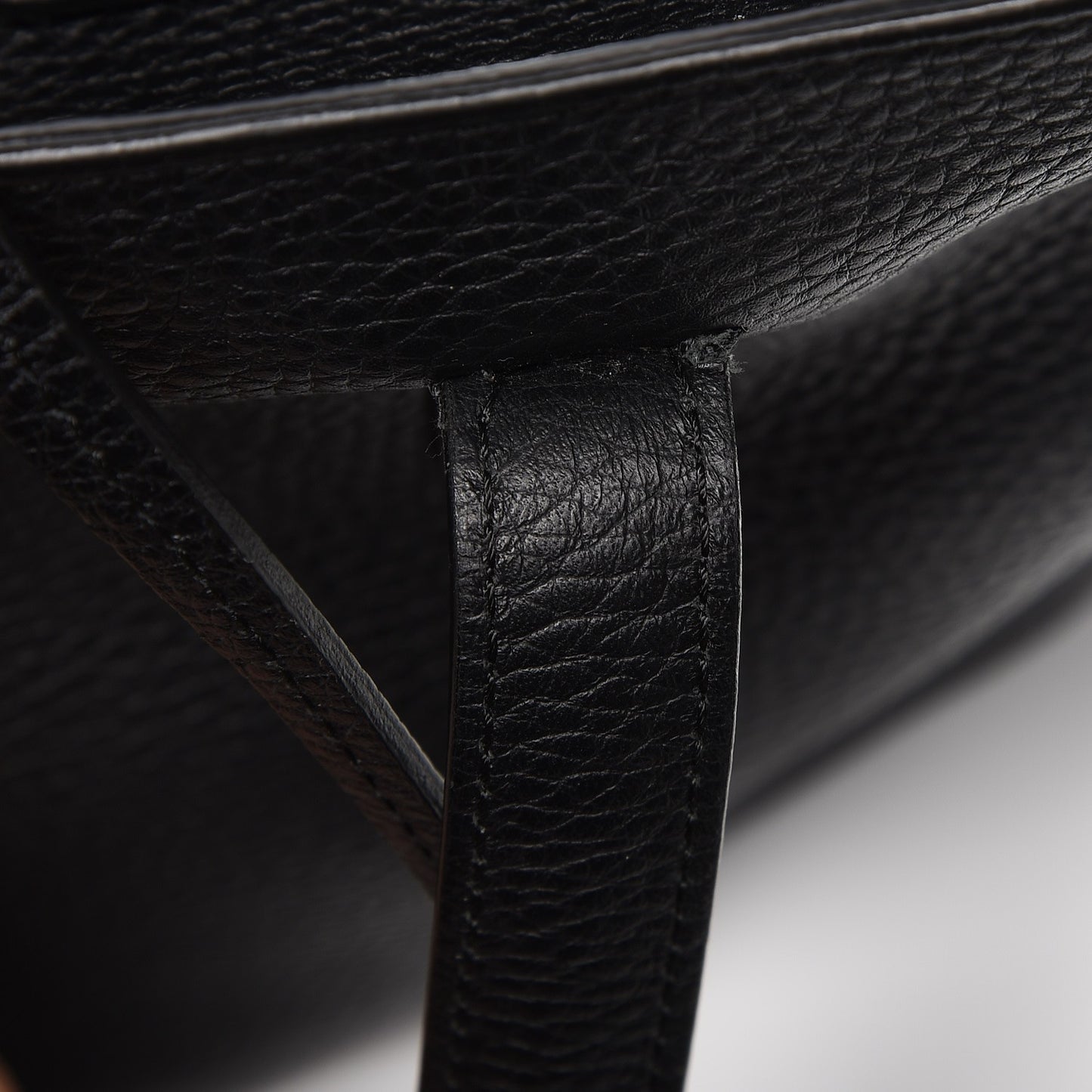 Pebbled Calfskin Large Skull Padlock Zip Around Tote Black
