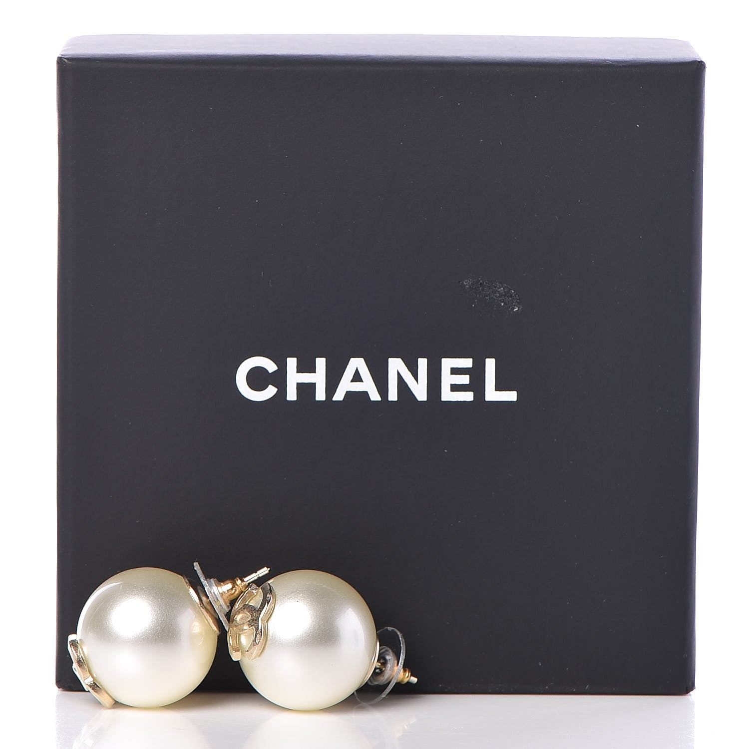 Chanel Pearl CC Large Earrings Gold 4 of 4