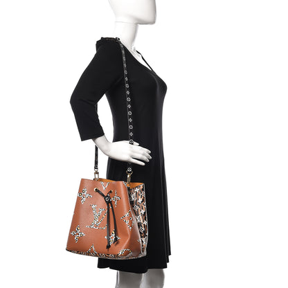 Louis Vuitton Monogram Giant Jungle NéoNoé Caramel 2 of 9