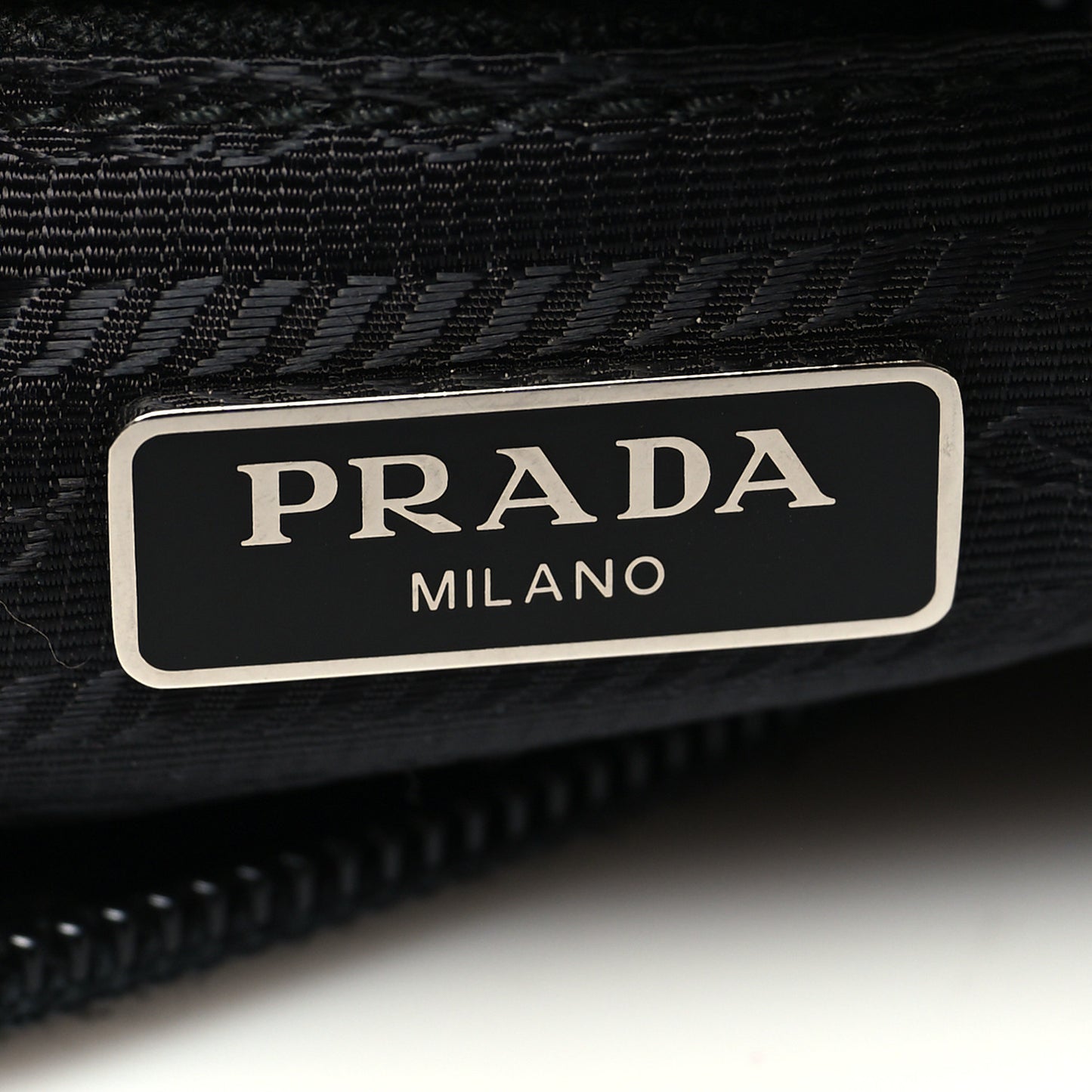 Re-Nylon Vela Pouch Black