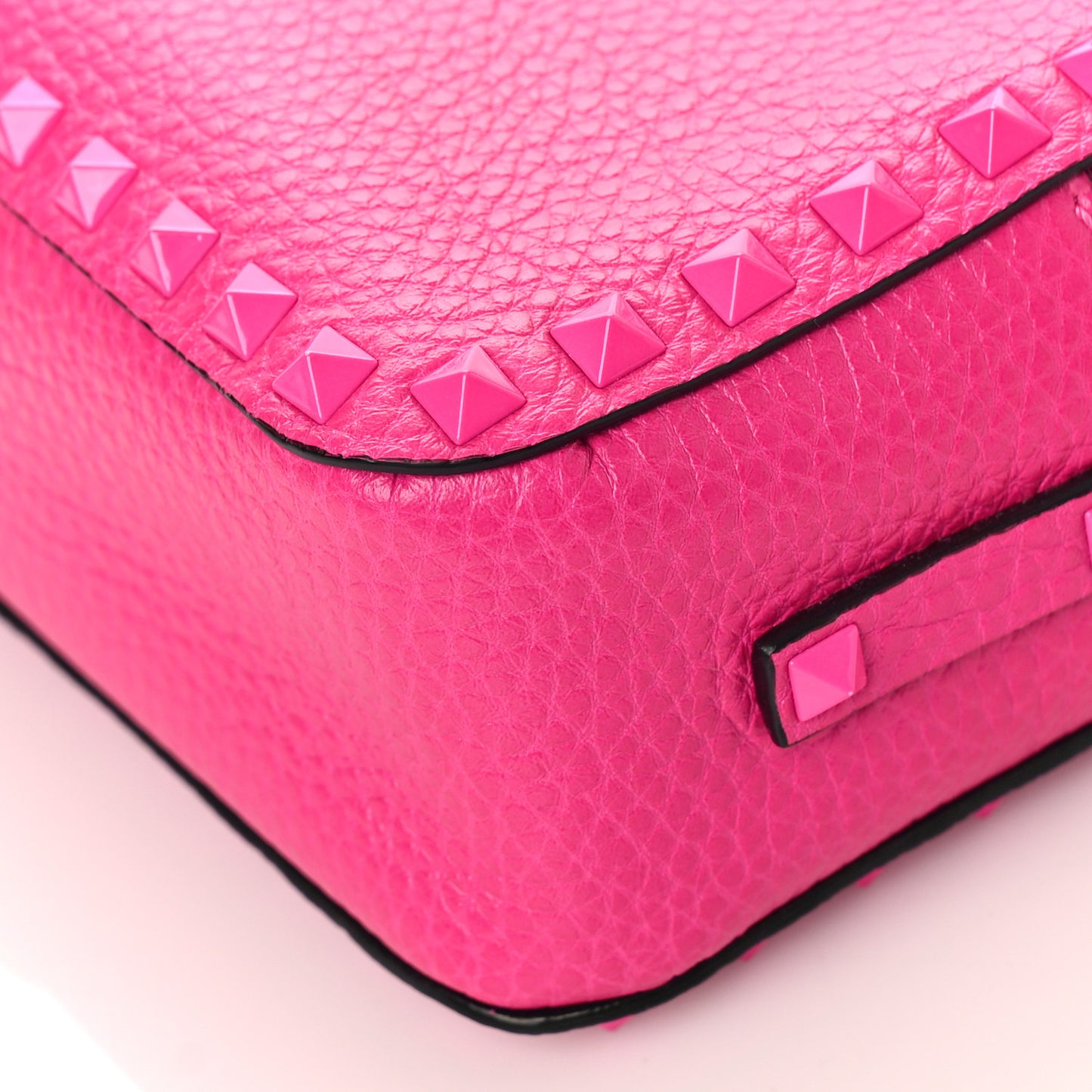 Pebbled Calfskin Monochrome Rockstud Camera Crossbody Bag Pink PP