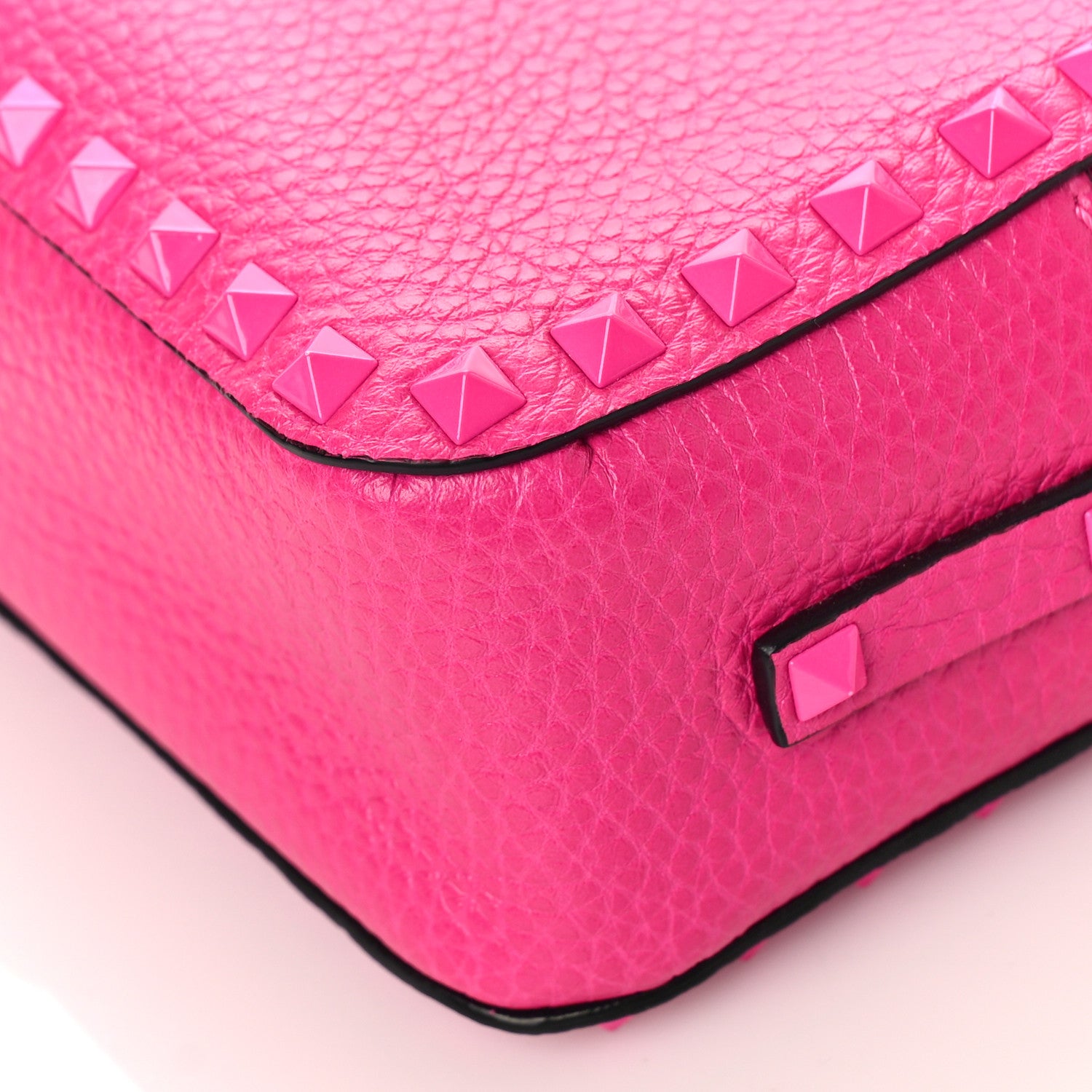 Valentino Garavani Pebbled Calfskin Monochrome Rockstud Camera Crossbody Bag Pink PP 8 of 8