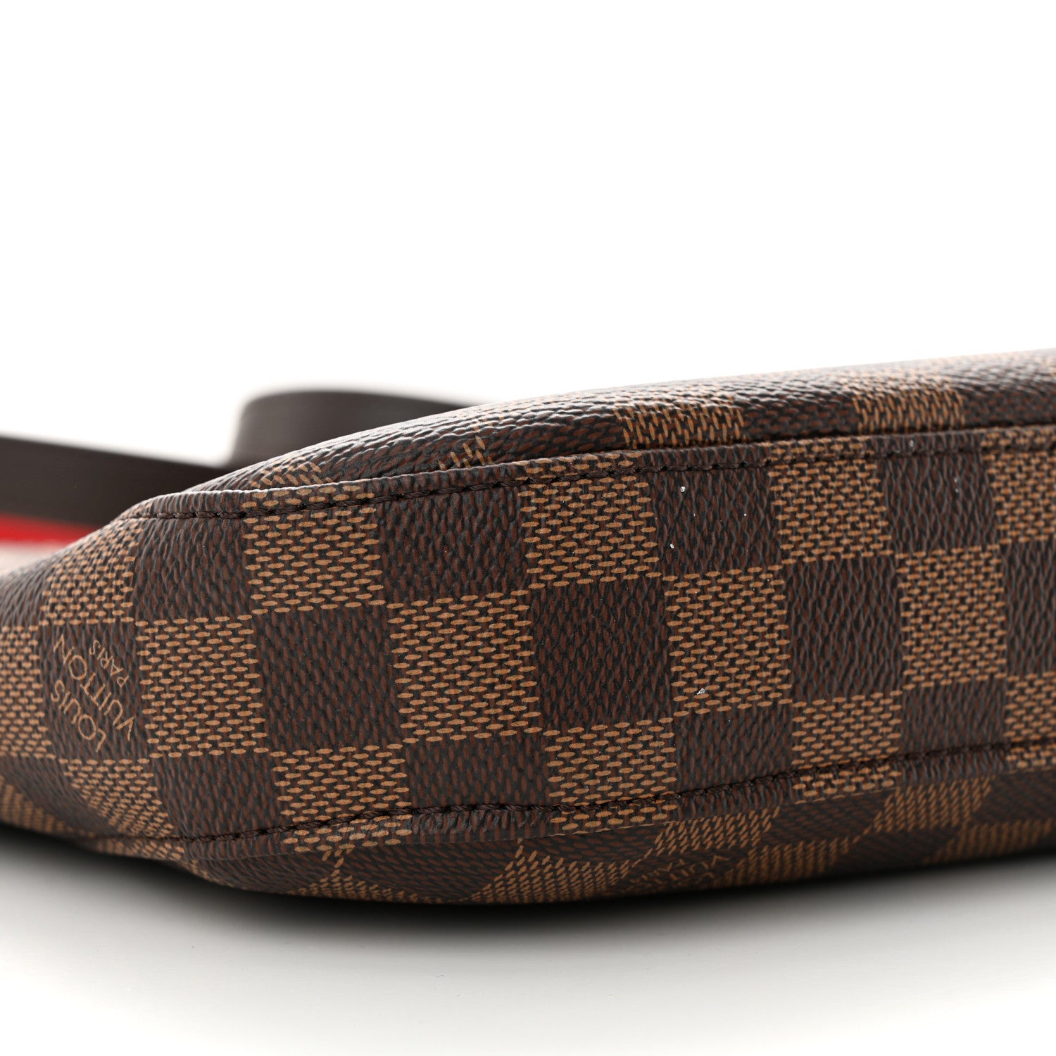 Louis Vuitton Damier Ebene South Bank Besace 9 of 11