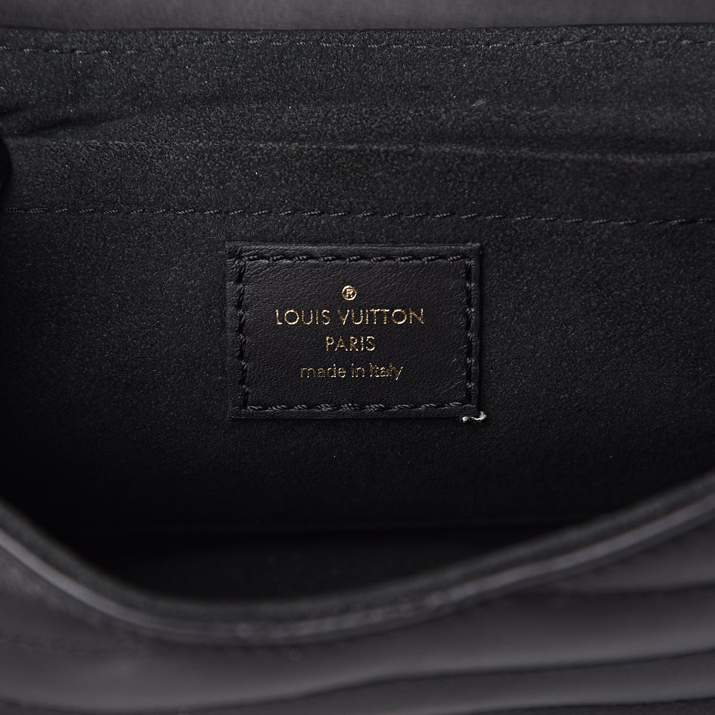 Calfskin New Wave Chain PM Black