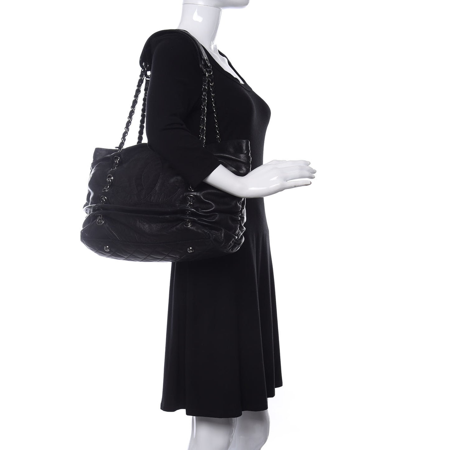 Calfskin Timeless Chain Tote Black