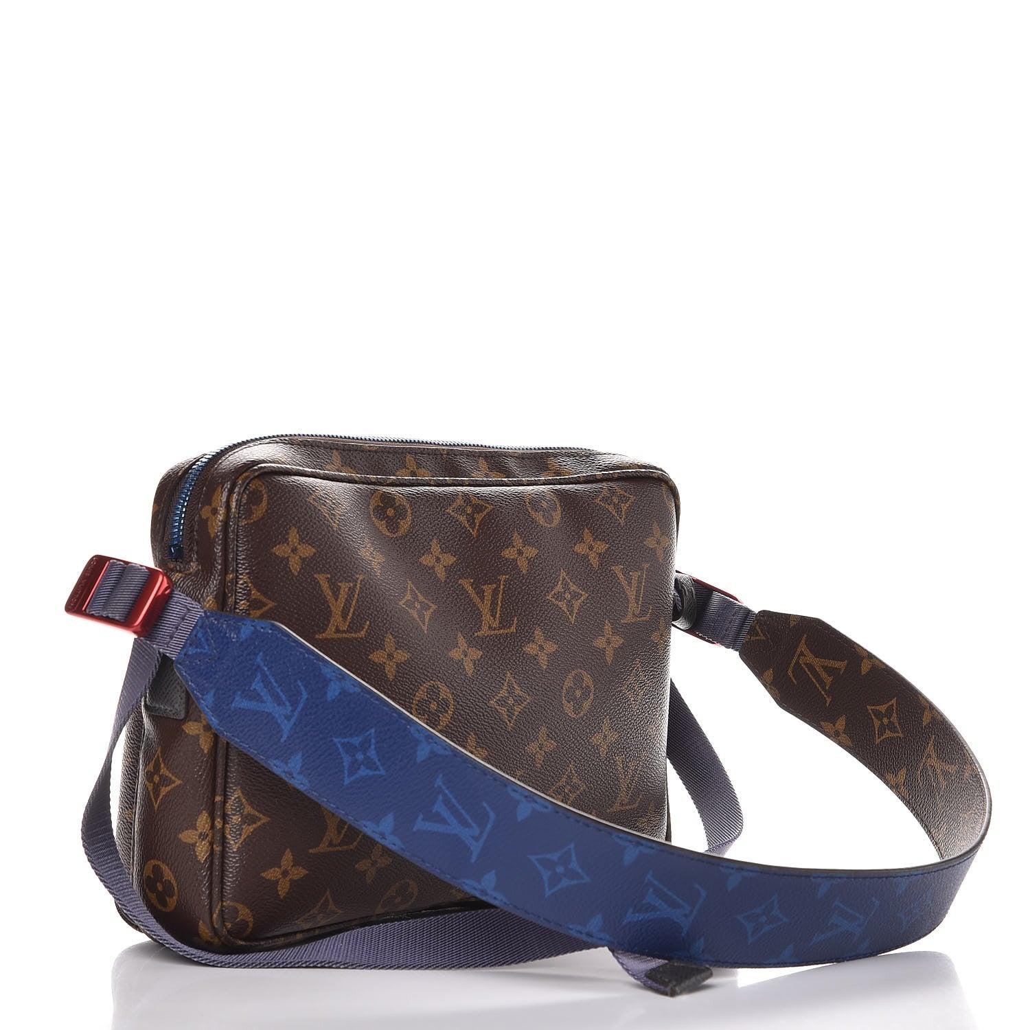 Louis Vuitton Monogram Outdoor Messenger PM 3 of 7