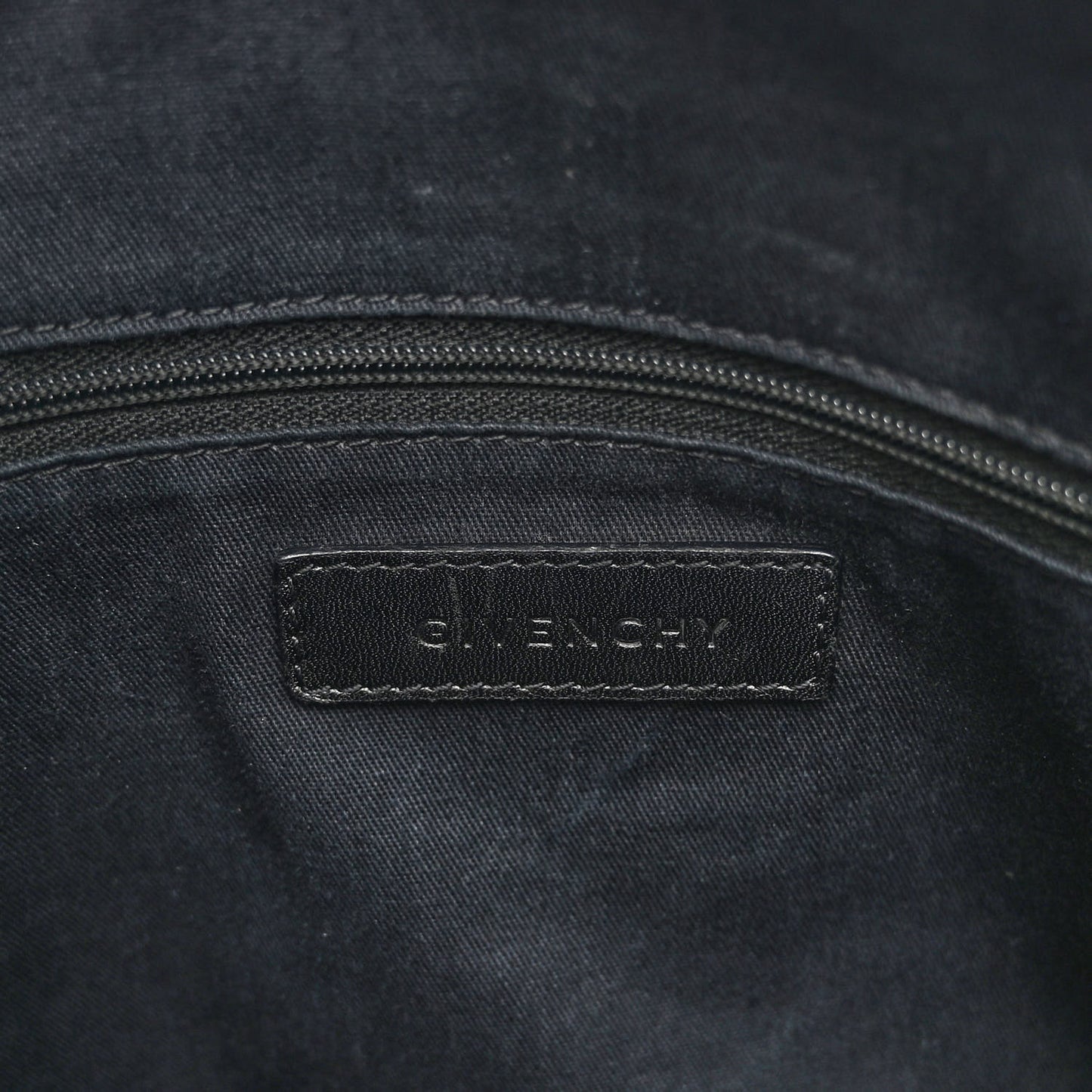 Shiny Lord Calfskin Medium Antigona Black