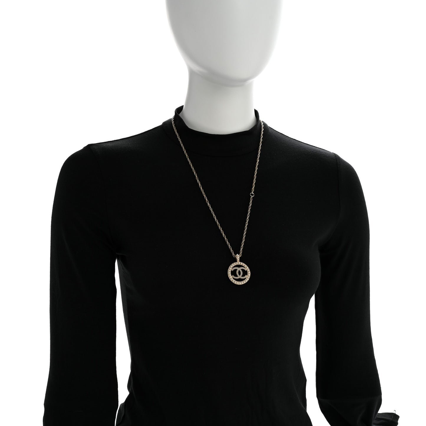 Pearl CC Round Pendant Necklace Gold