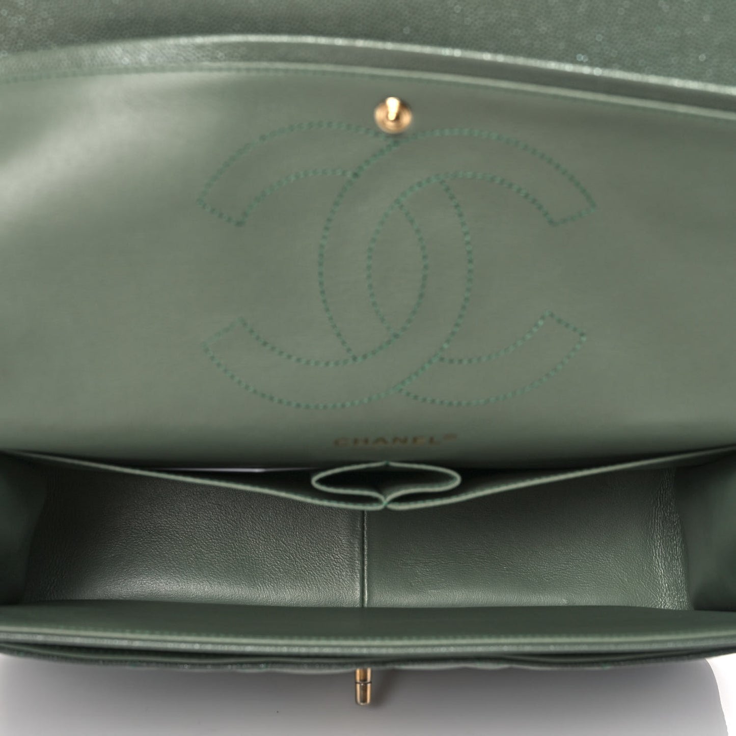 Iridescent Caviar Quilted Jumbo Double Flap Green