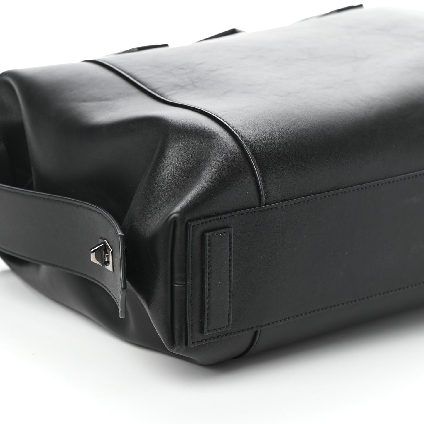 Smooth Calfskin Medium Soft Antigona Black