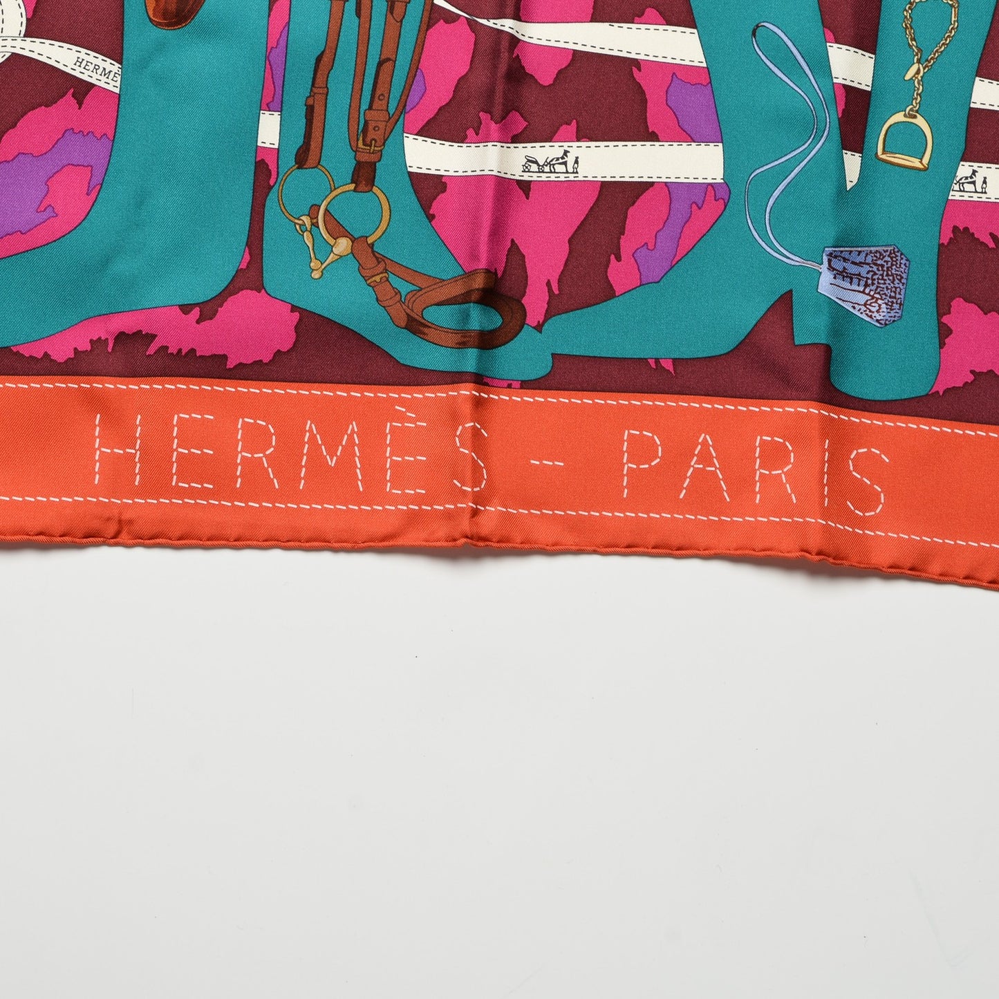 Silk Monsieur et Madame II Scarf 90 Vermillon Fuchsia Canard