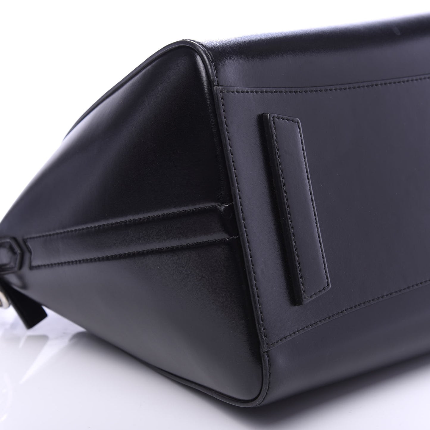 Shiny Lord Calfskin Medium Antigona Black