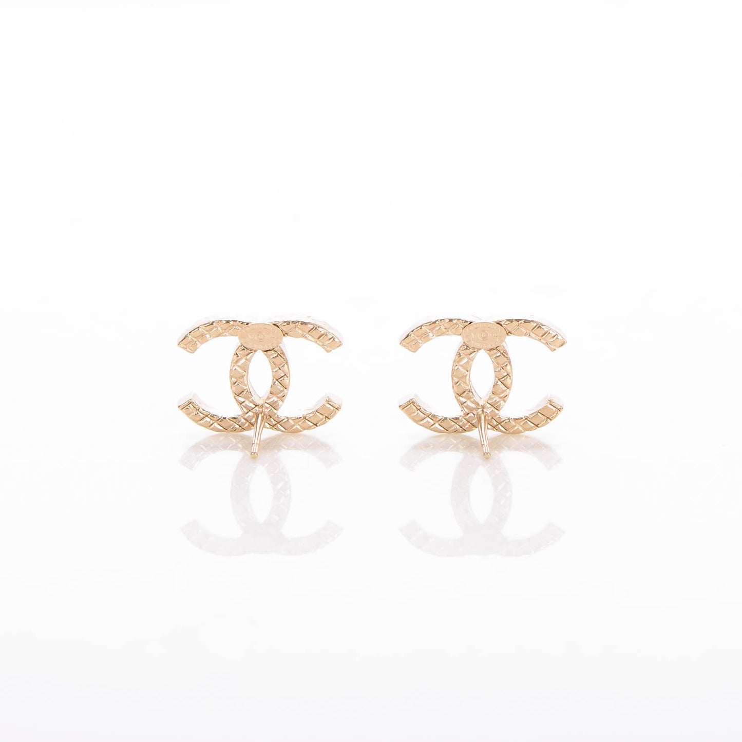 Quilted CC Earrings Light Gold