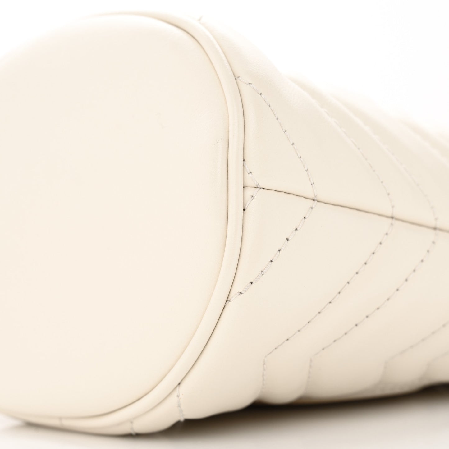 Calfskin Matelasse Mini GG Marmont 2.0 Bucket Bag White