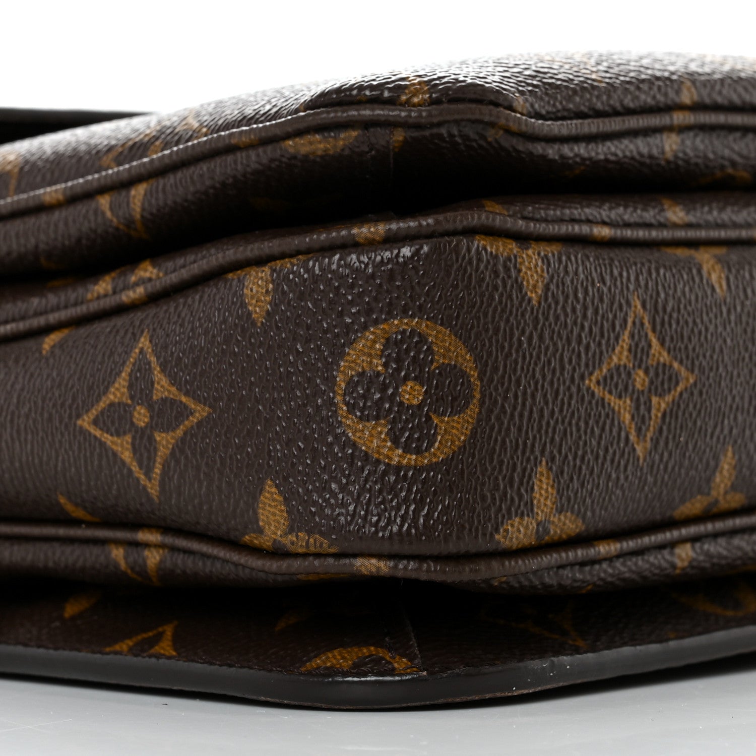 Louis Vuitton Monogram Pochette Metis 9 of 14