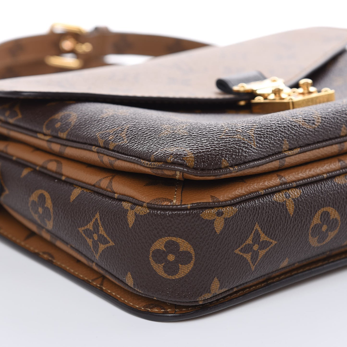 Reverse Monogram Pochette Metis