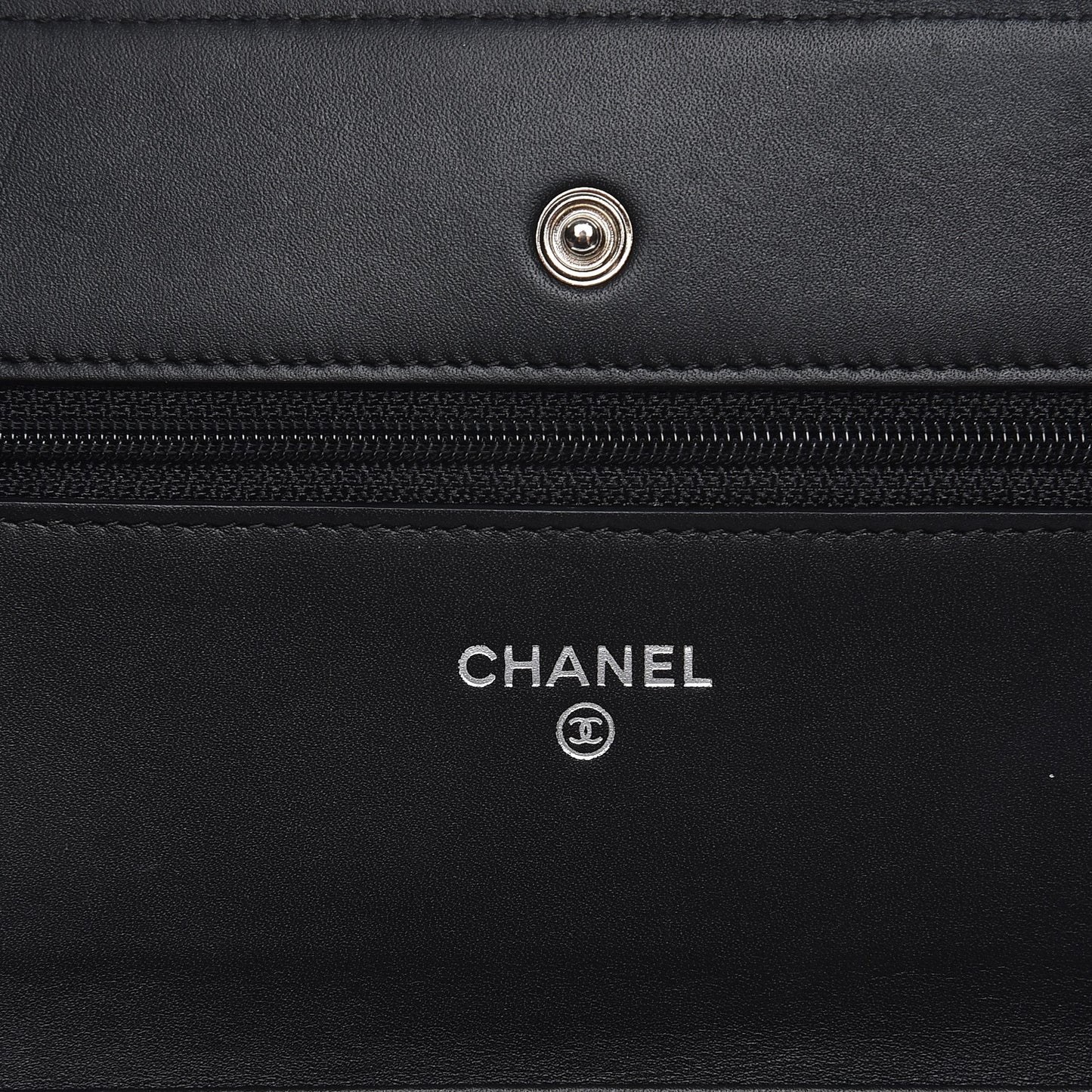 Patent Quilted Wallet On Chain WOC Black