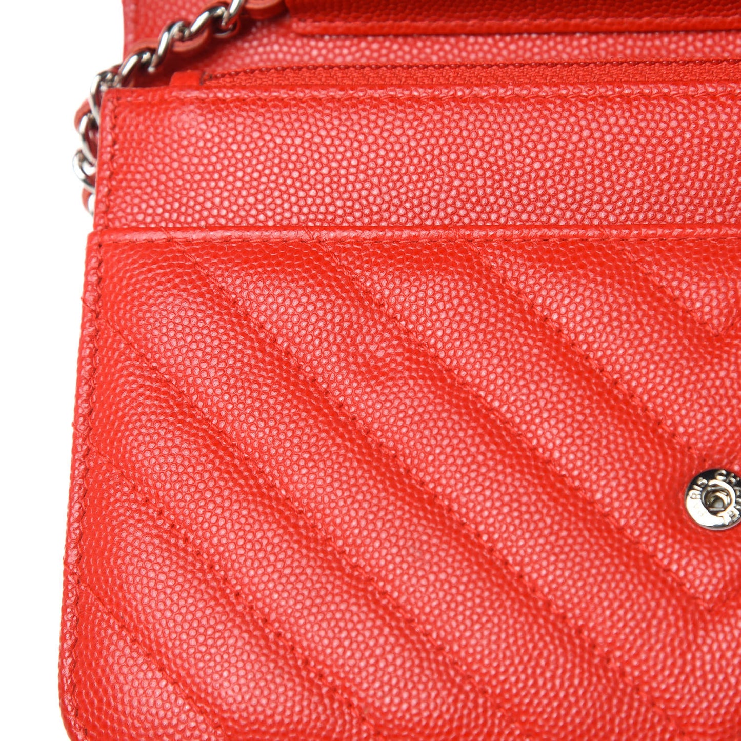 Caviar Chevron Quilted Wallet On Chain WOC Red