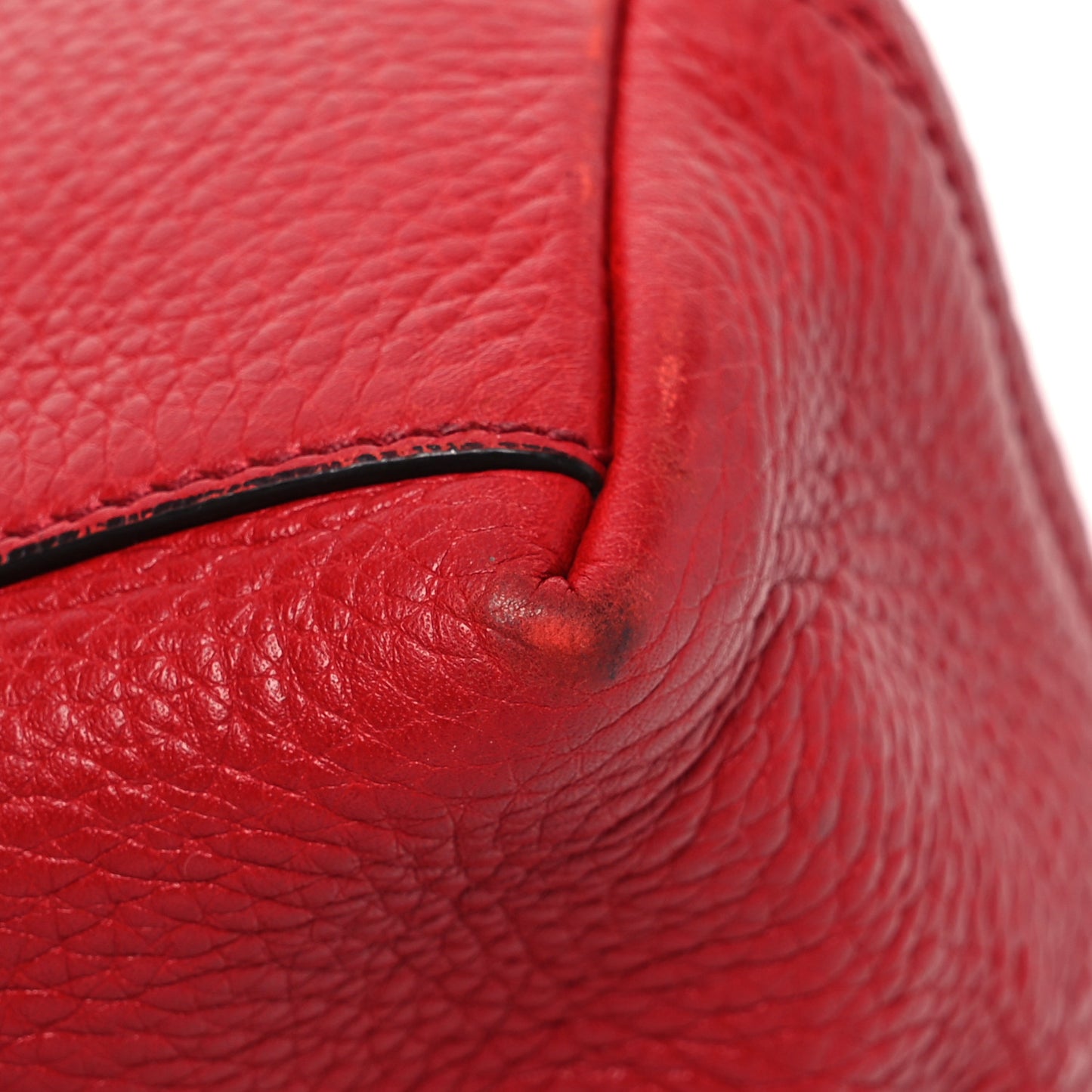 Pebbled Calfskin Medium Soho Chain Shoulder Bag Tabasco Red