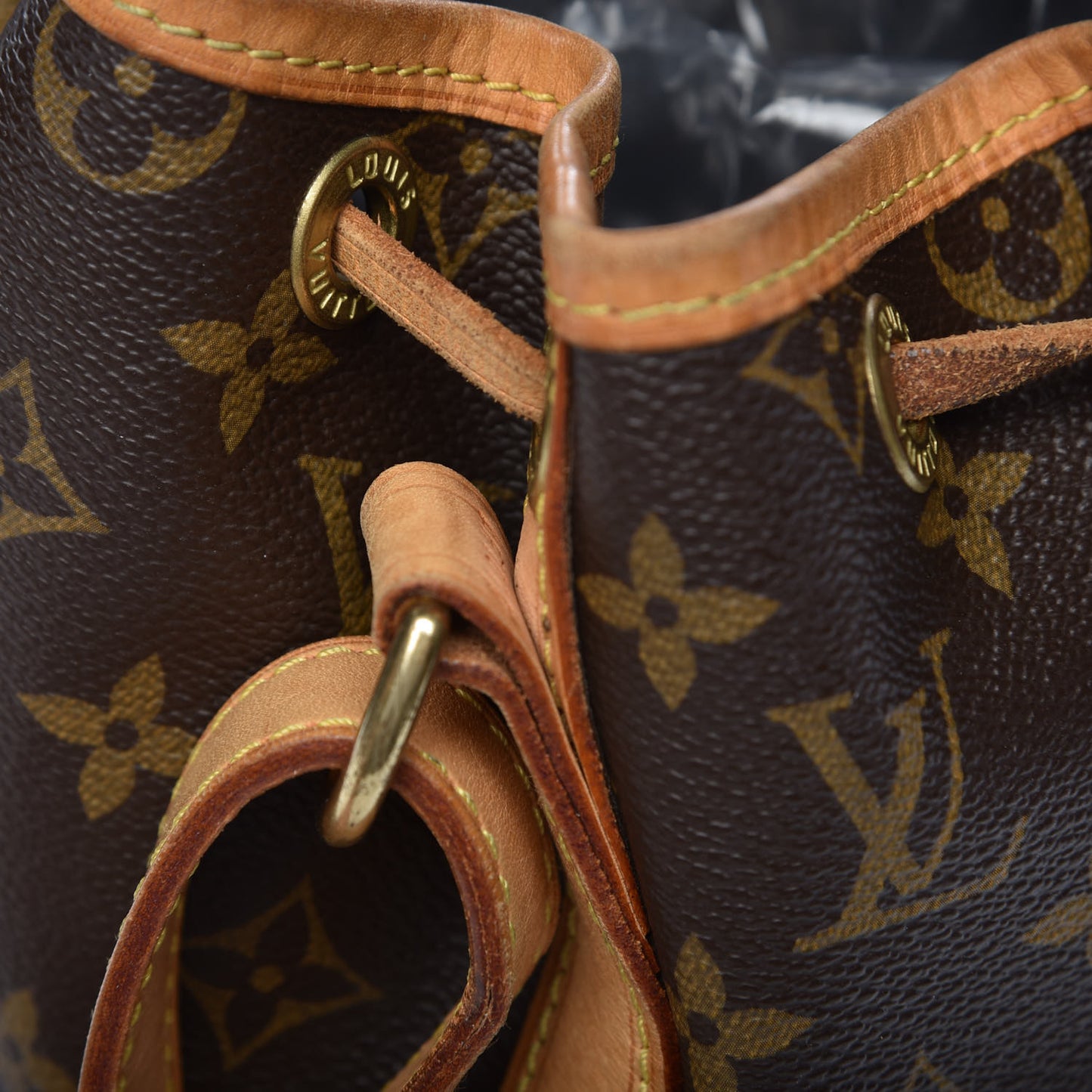 Monogram Noe