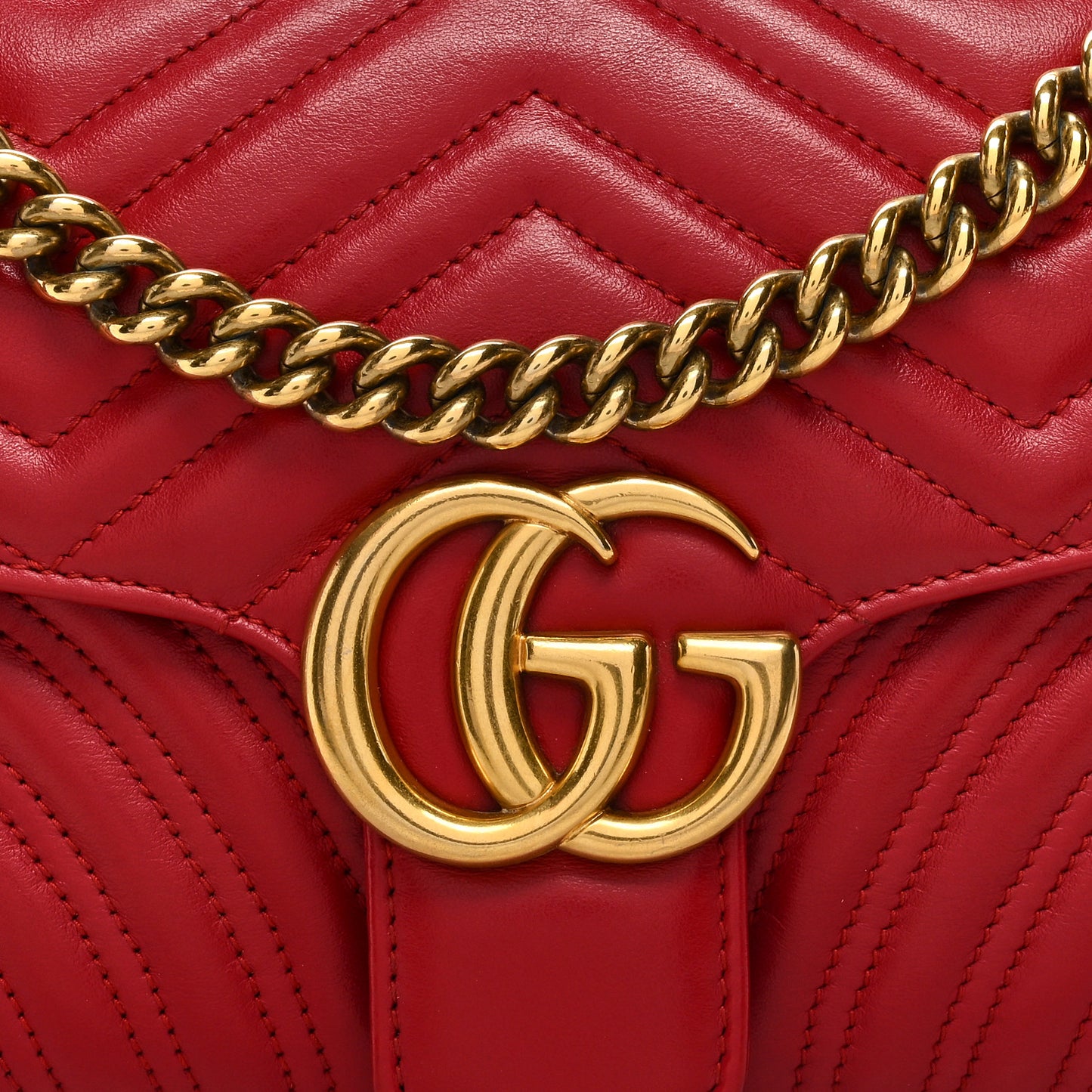 Calfskin Matelasse Small GG Marmont Shoulder Bag Hibiscus Red