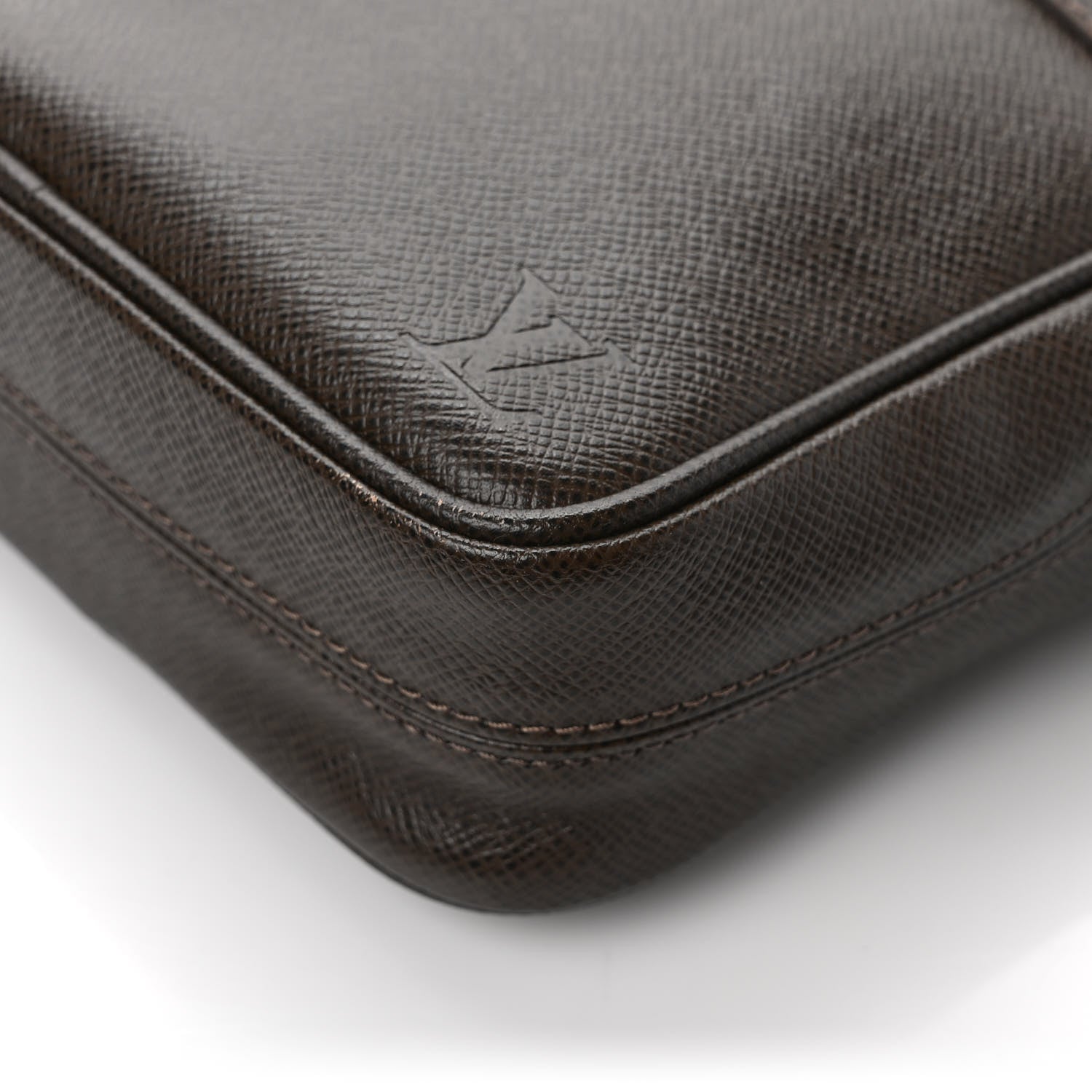 Louis Vuitton Taiga Dimitri Grizzli 9 of 9