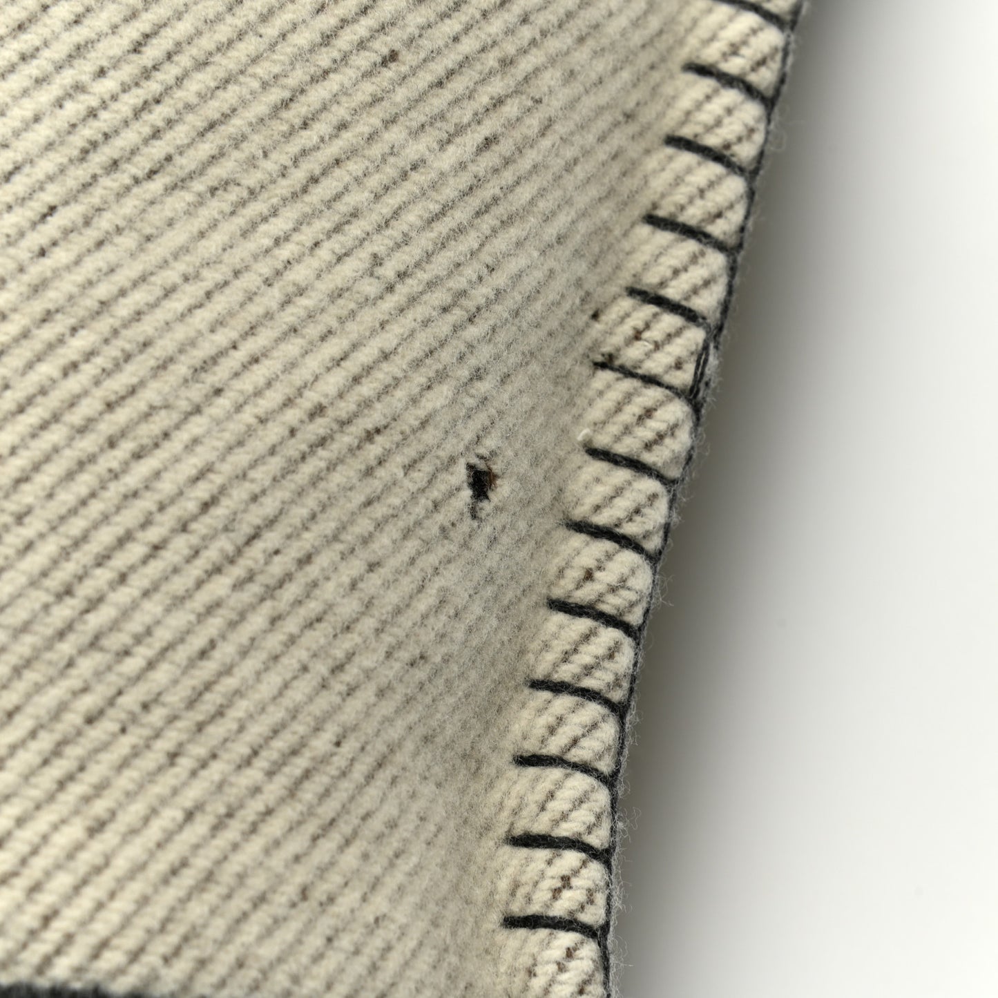 Wool Cashmere Avalon Pillow PM Ecru Gris Fonce