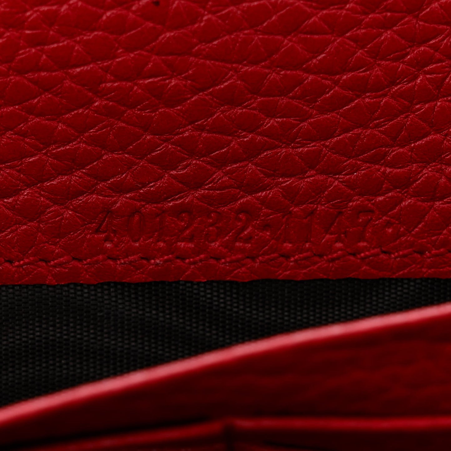 Calfskin GG Marmont Chain Wallet Vulcanic Red
