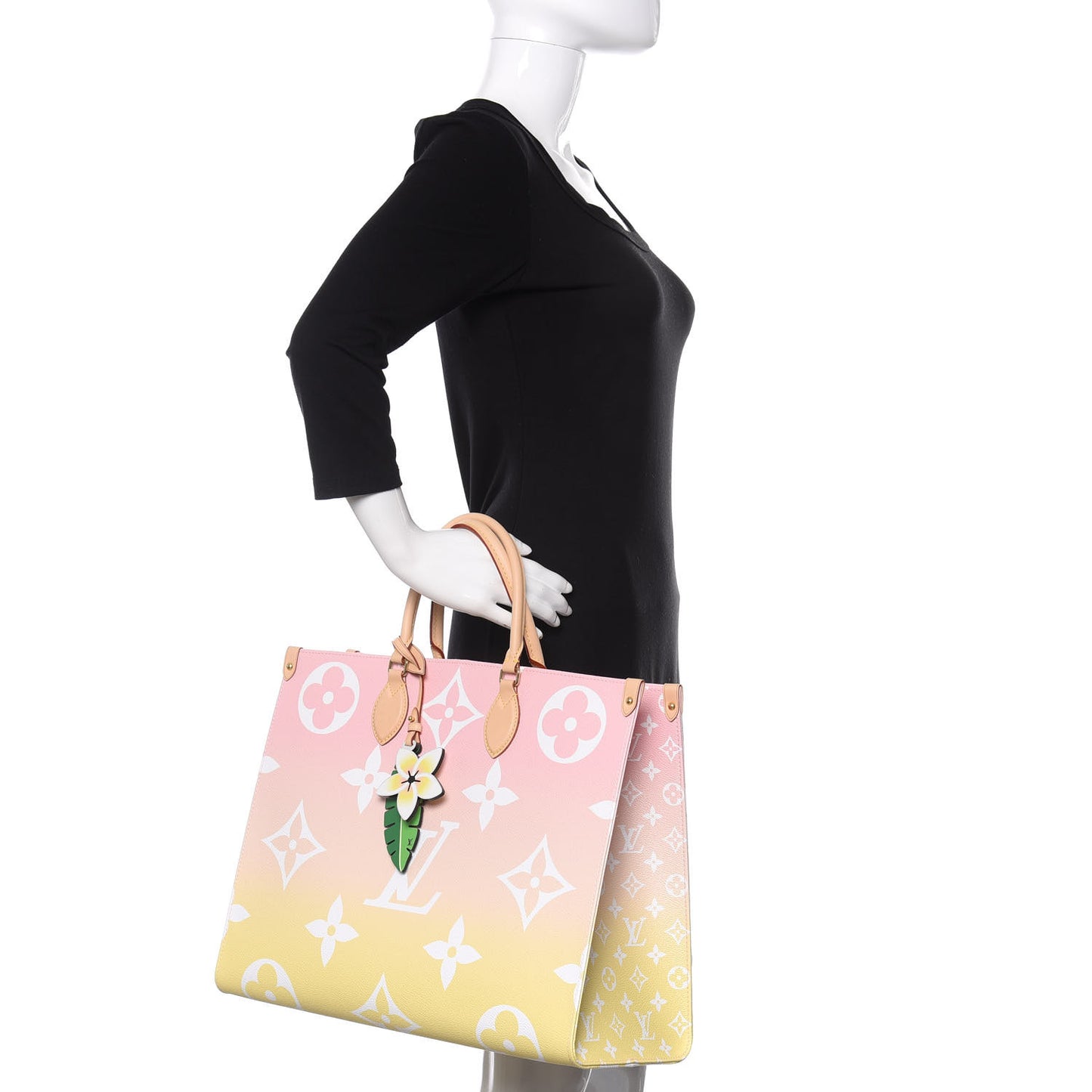 Monogram Giant By The Pool Onthego GM Light Pink