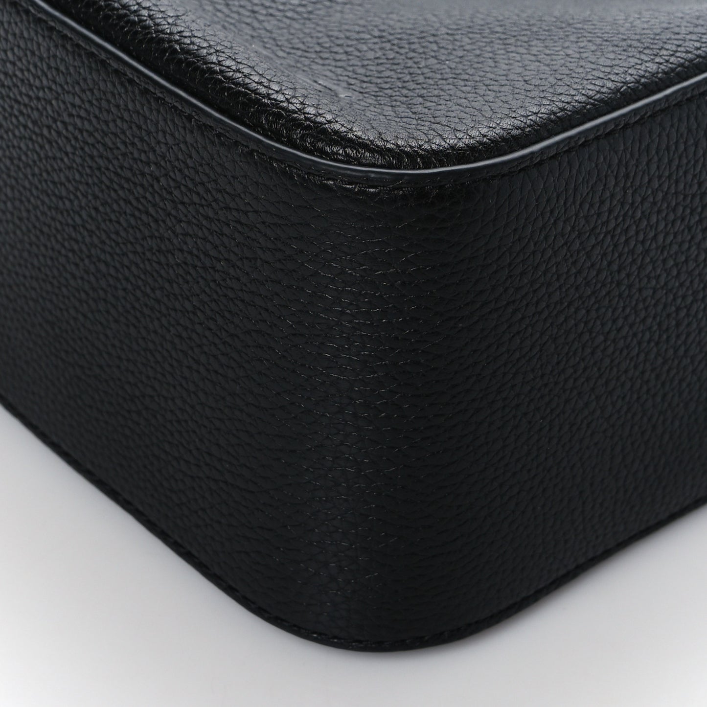Calfskin Soft Box 23 Shoulder Bag Black