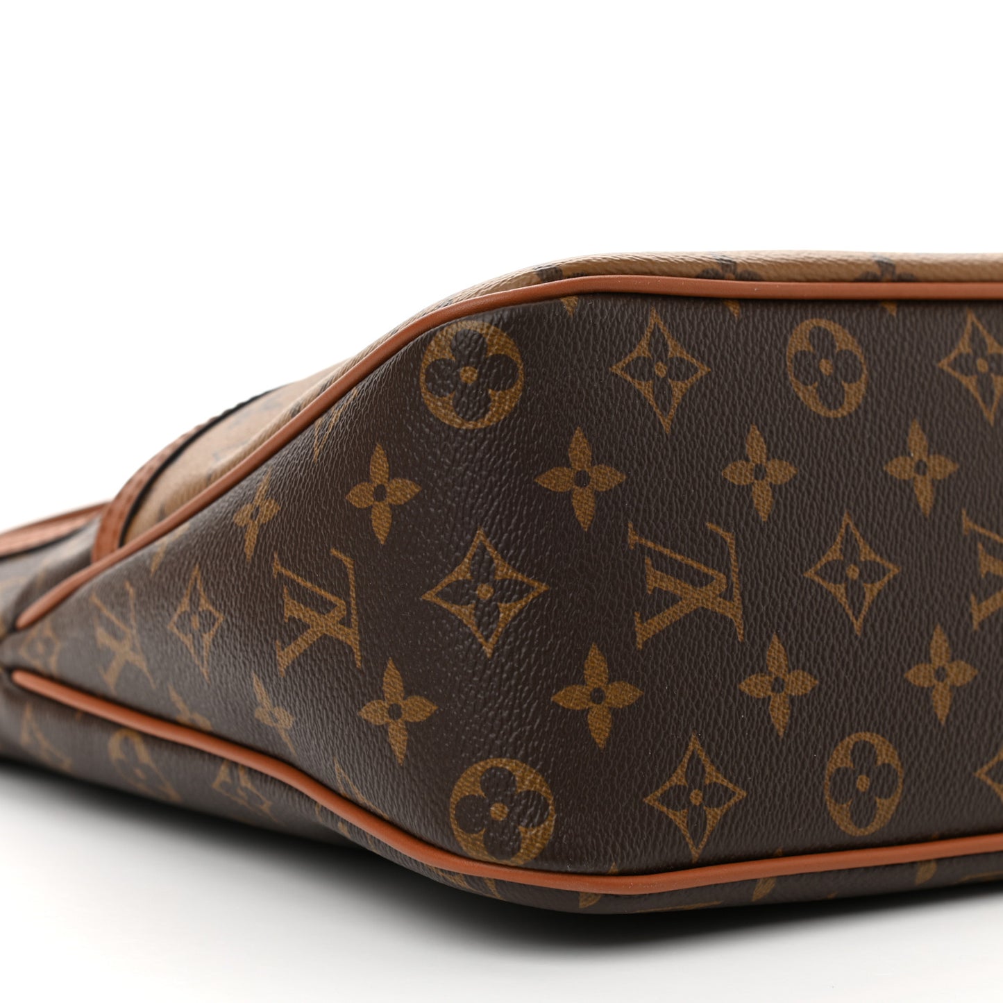 Reverse Monogram Dauphine Hobo PM