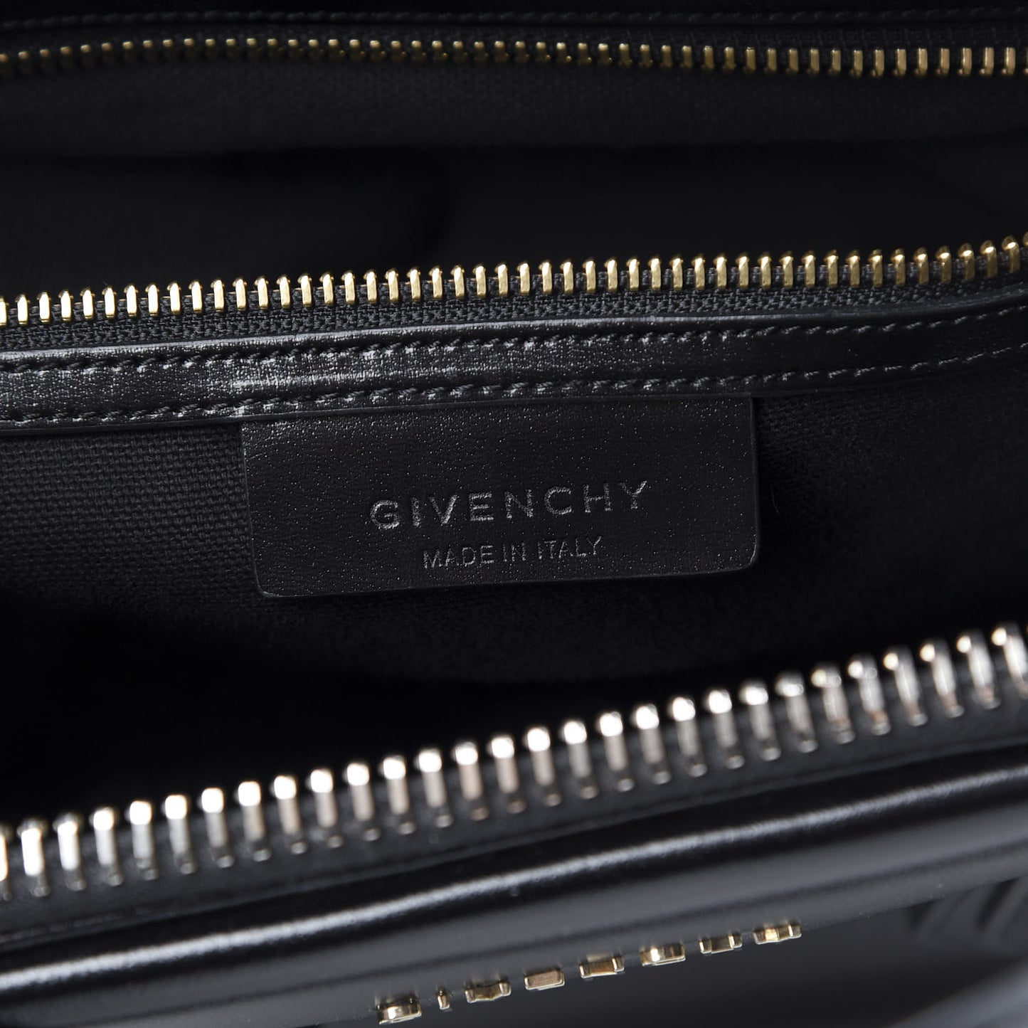Shiny Lord Calfskin Medium Antigona Black