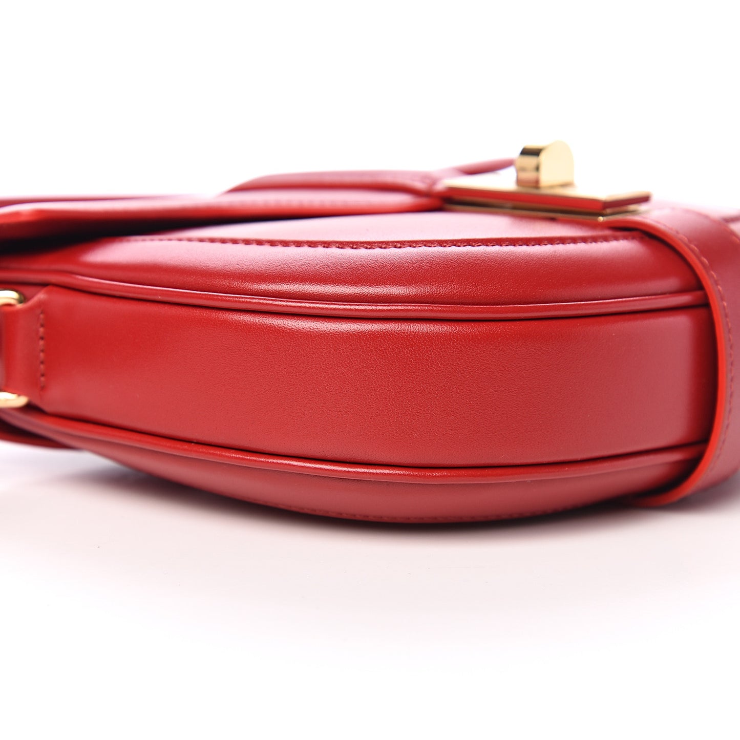 Satinated Calfskin Besace Small 16 Red
