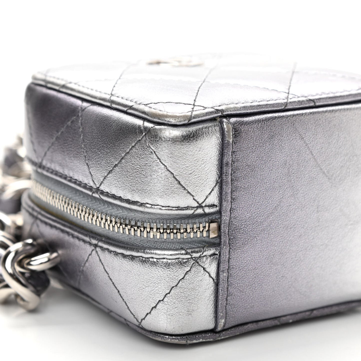 Gradient Metallic Lambskin Quilted Like A Wallet Clutch With Chain Silver Purple