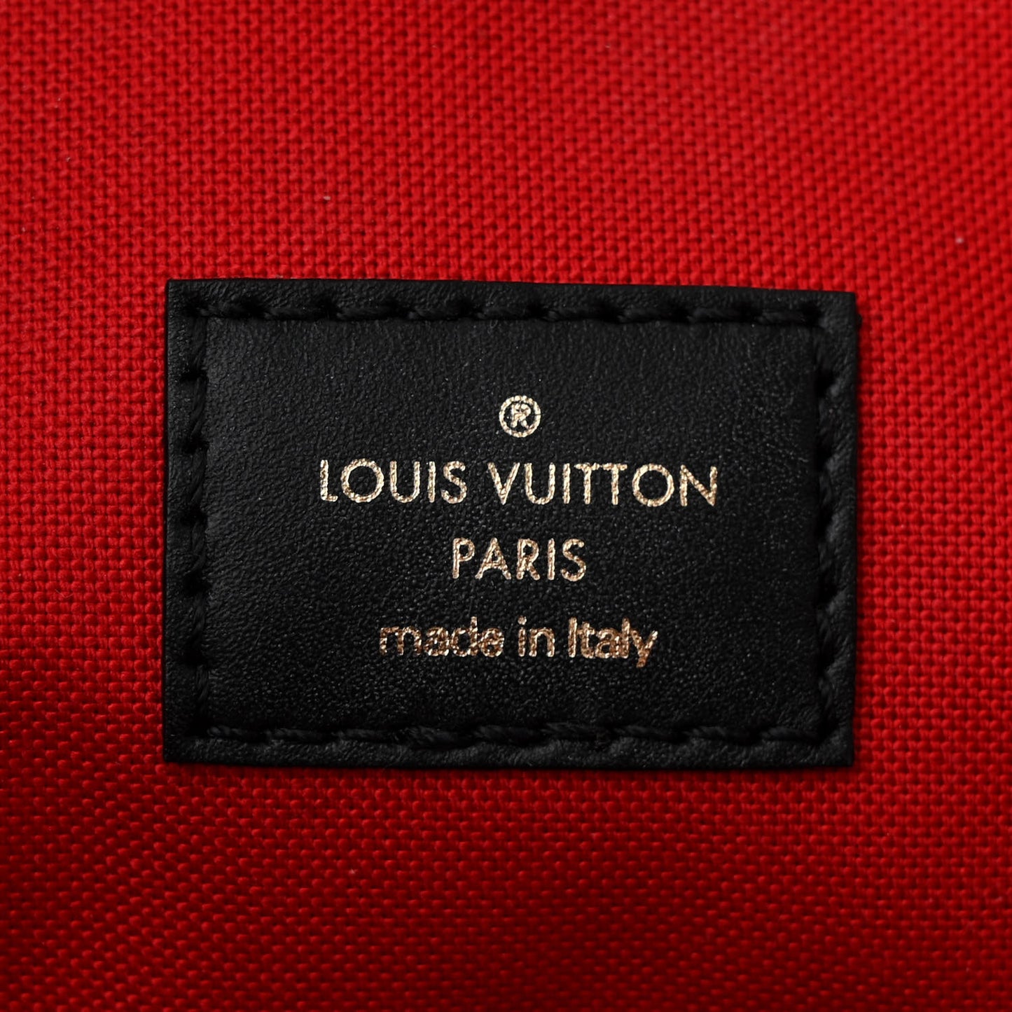 Reverse Monogram Giant Onthego Voyage