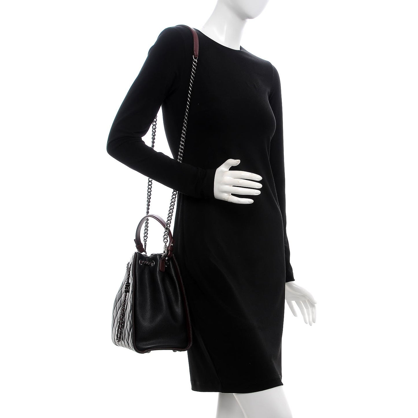 Caviar Quilted Medium CC Bucket Bag Black
