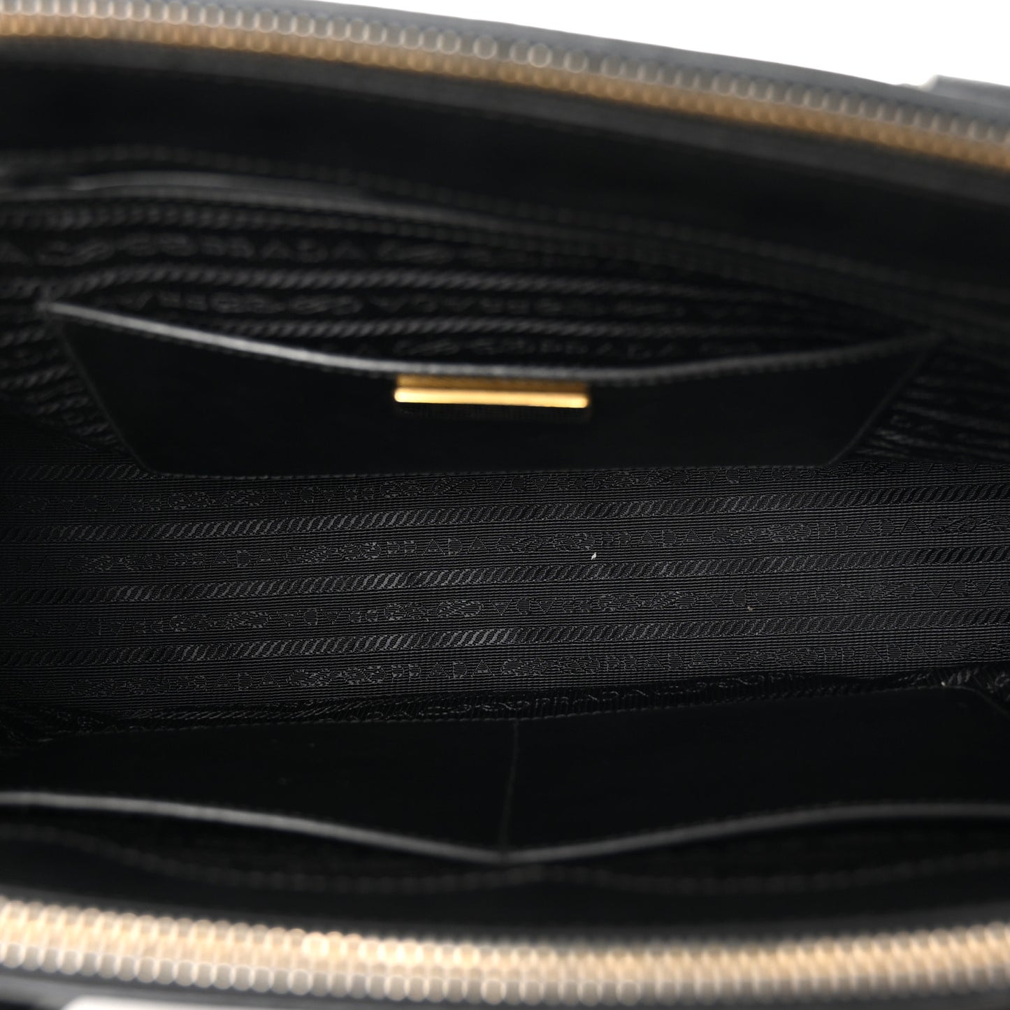 Saffiano Medium Galleria Double Zip Tote Black