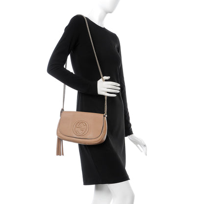 Gucci Pebbled Calfskin Medium Soho Flap Crossbody Camelia 2 of 13