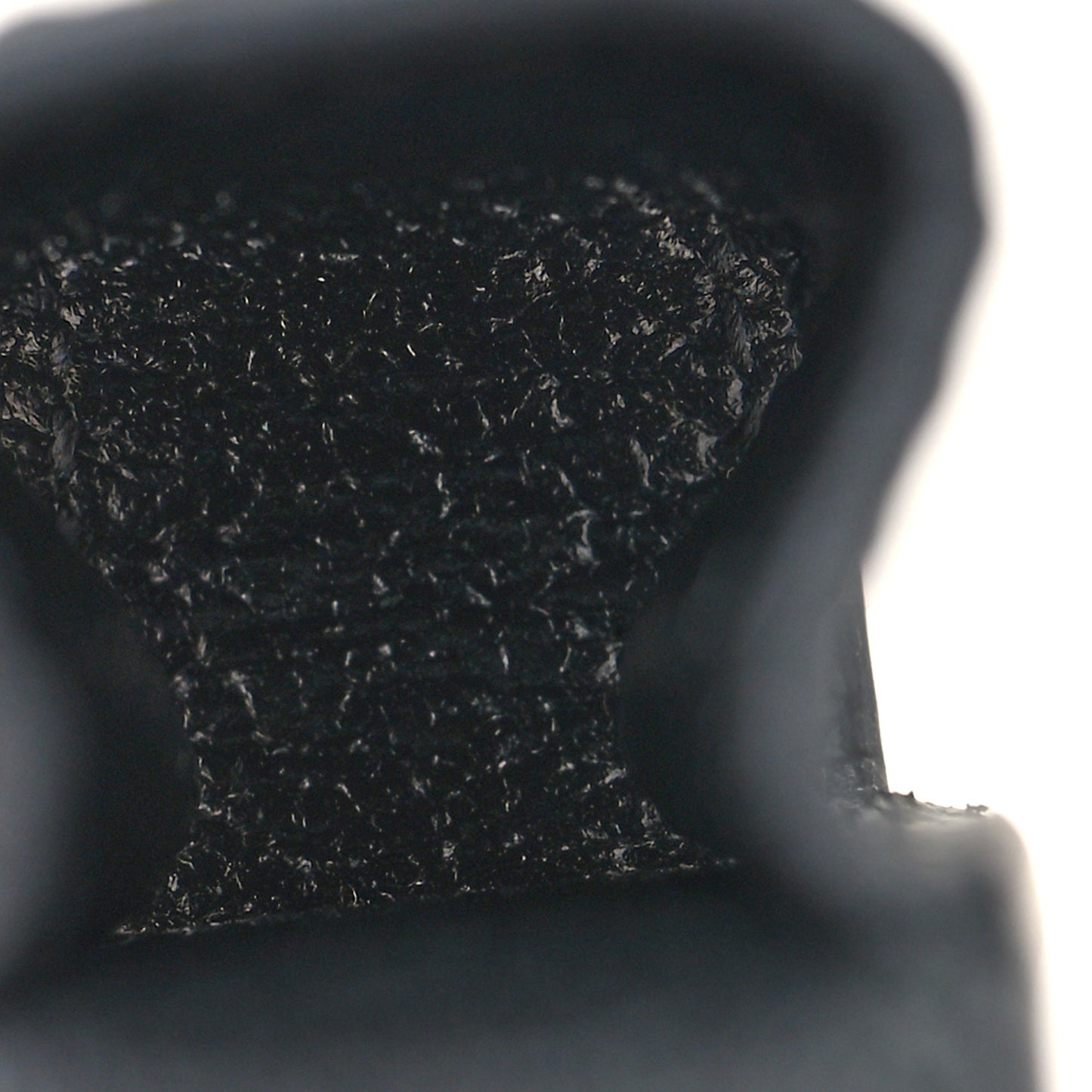 Textured Calfskin Enamel Single Porte Rouges Chain Black