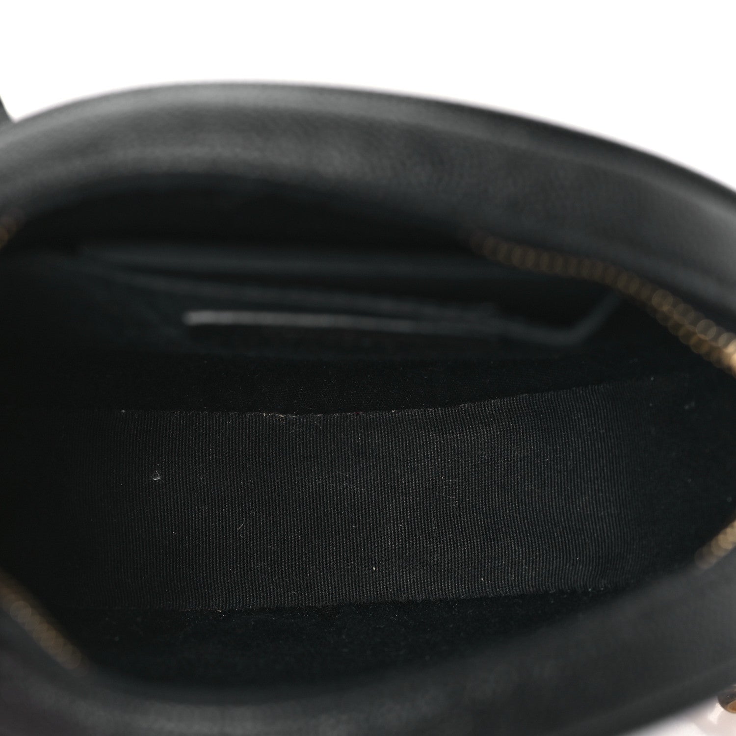 Saint Laurent Grain De Poudre Matelasse Chevron Quilted Round Vinyle Camera Bag Black 5 of 10