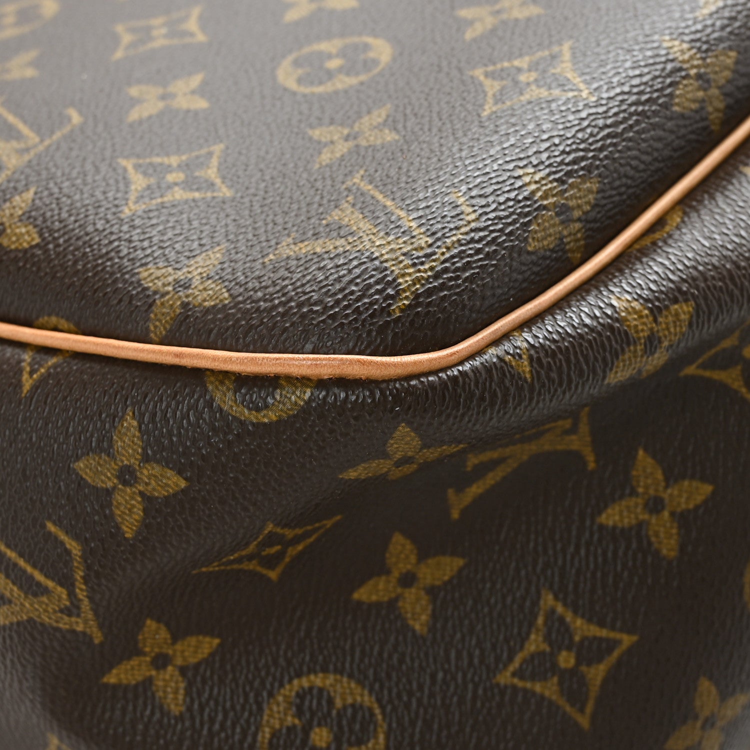 Louis Vuitton Monogram Evasion Sports Bag 10 of 11