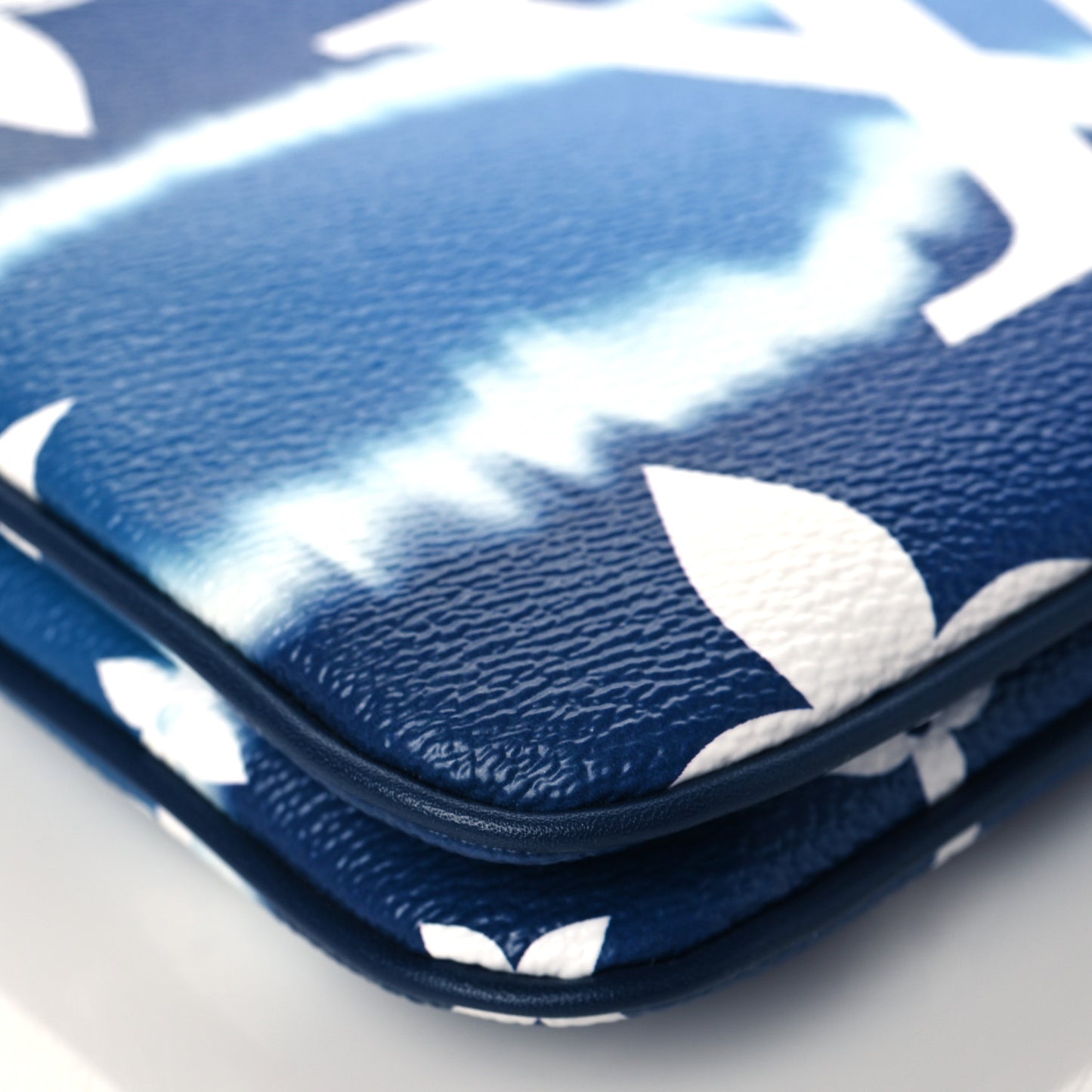 Monogram Giant Escale Double Zip Pochette Blue