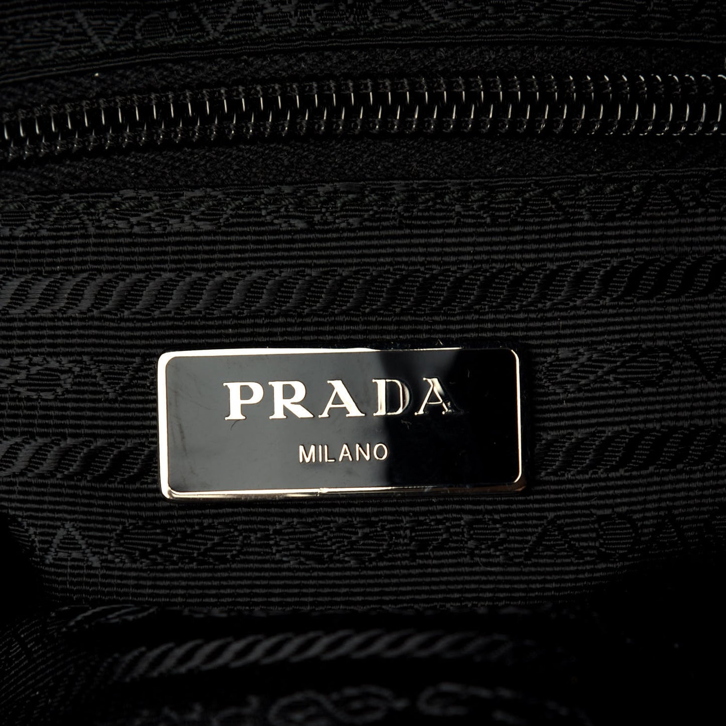 Nylon Vela Messenger Bag Black