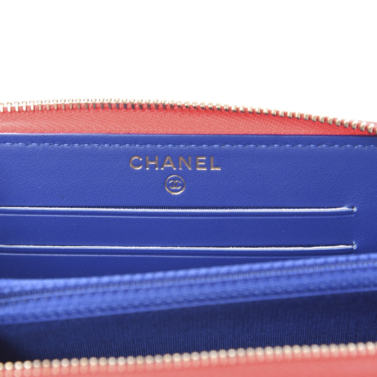 Caviar Quilted Medium Filigree Zip Around Wallet Blue White Red
