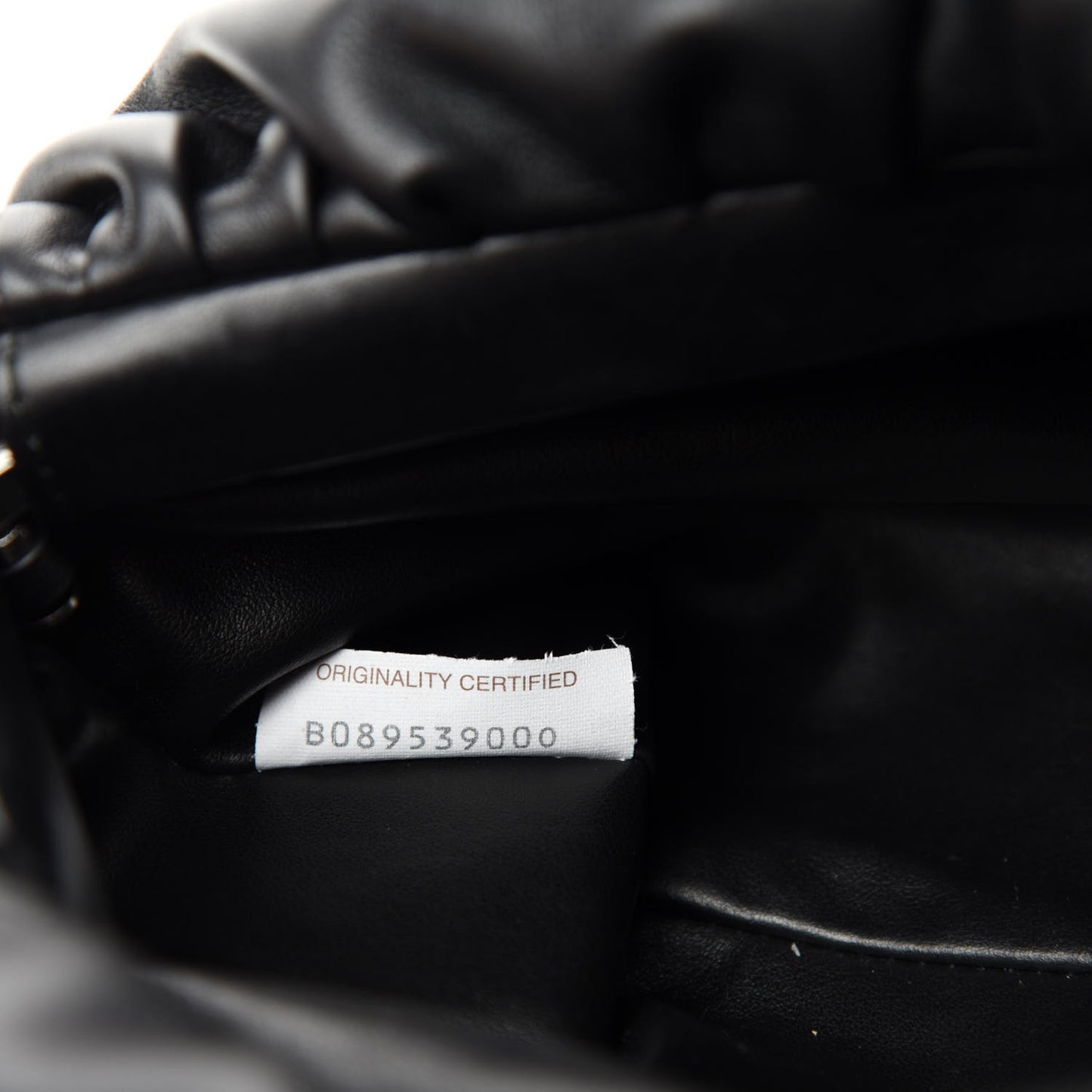 Calfskin The Pouch Chain Black