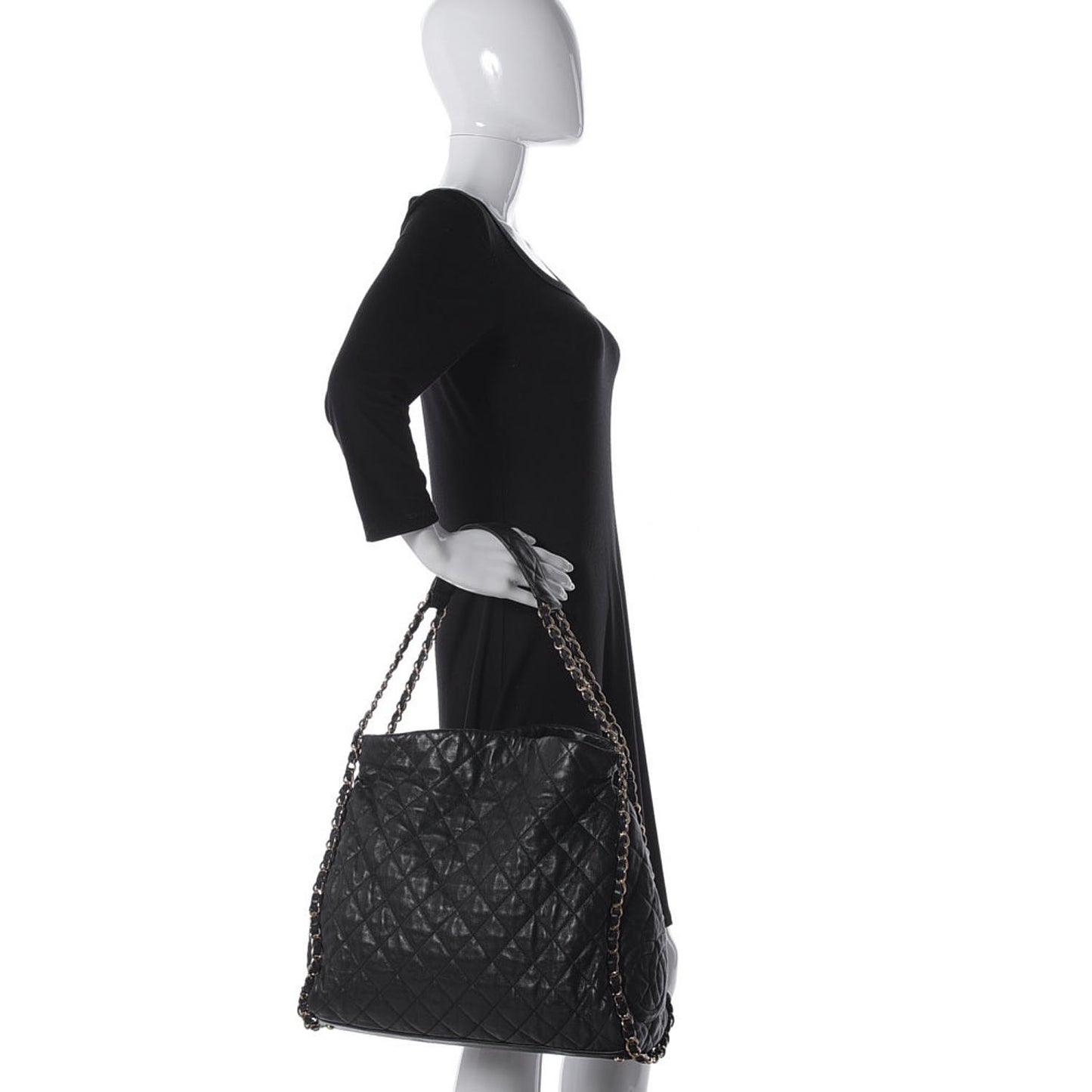 Calfskin Quilted Large Chain Me Hobo Black